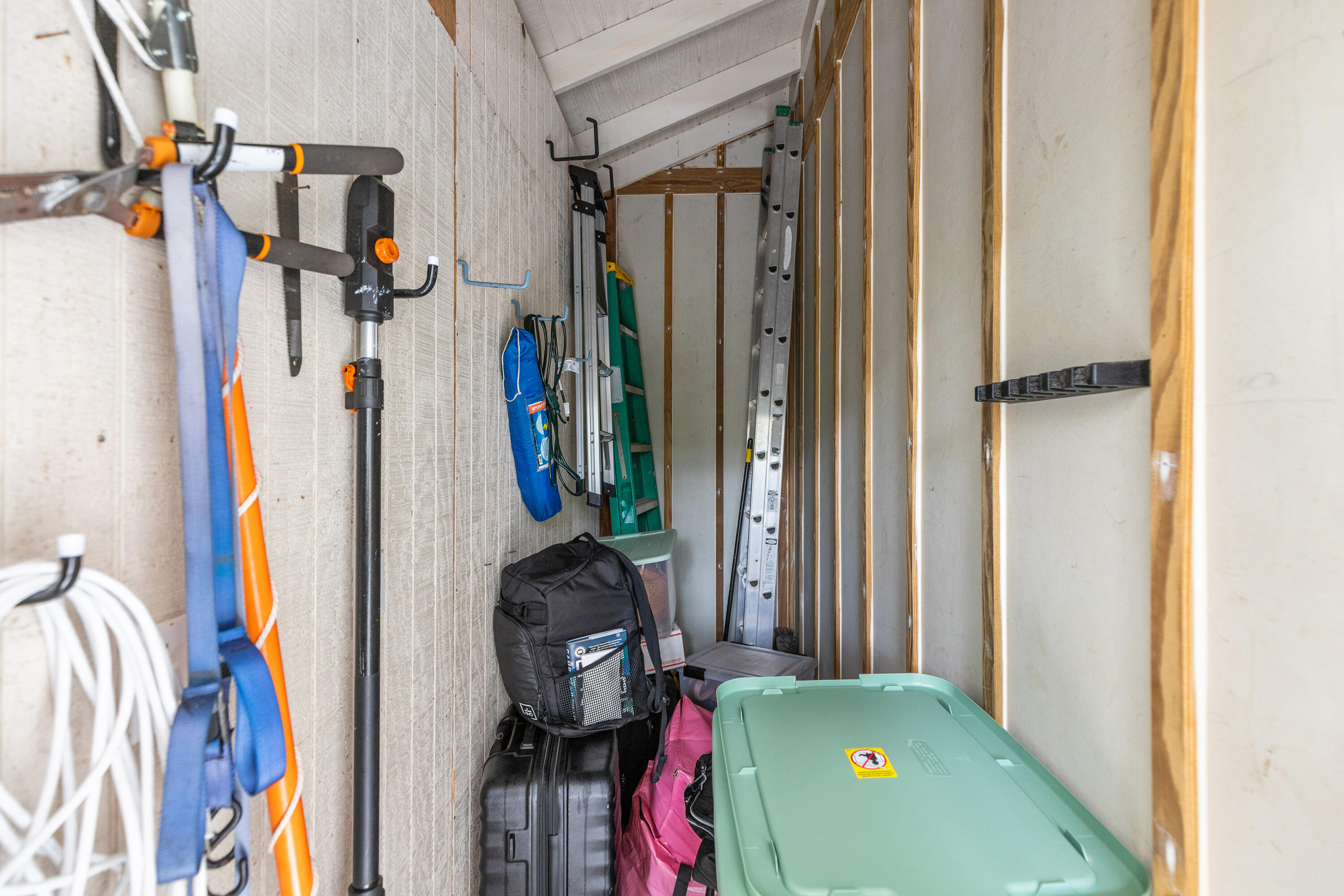 PINES OF BLUE MOUNTAIN - Residential