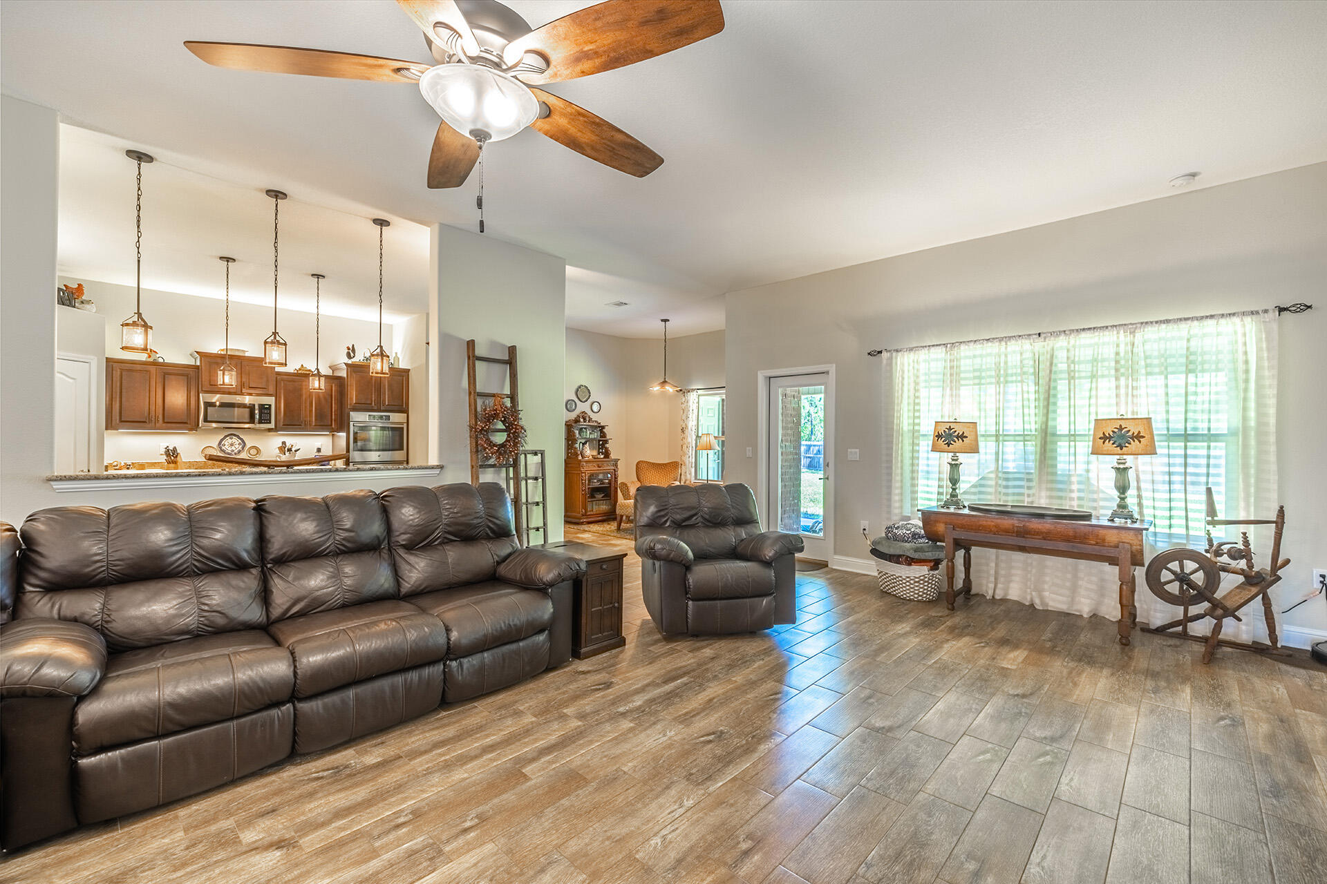 HOLLEY BY THE SEA - Residential