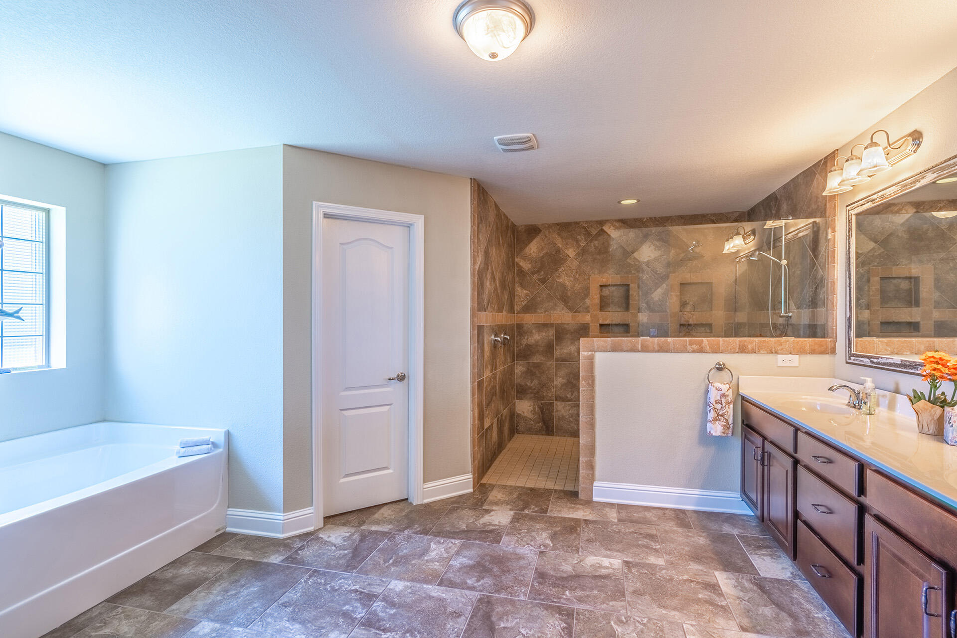 HOLLEY BY THE SEA - Residential