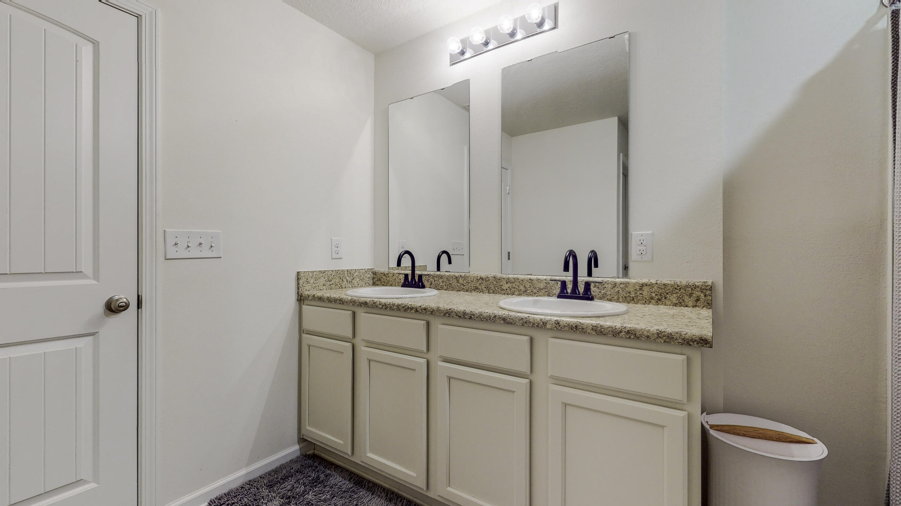 Monticello Estate - Residential