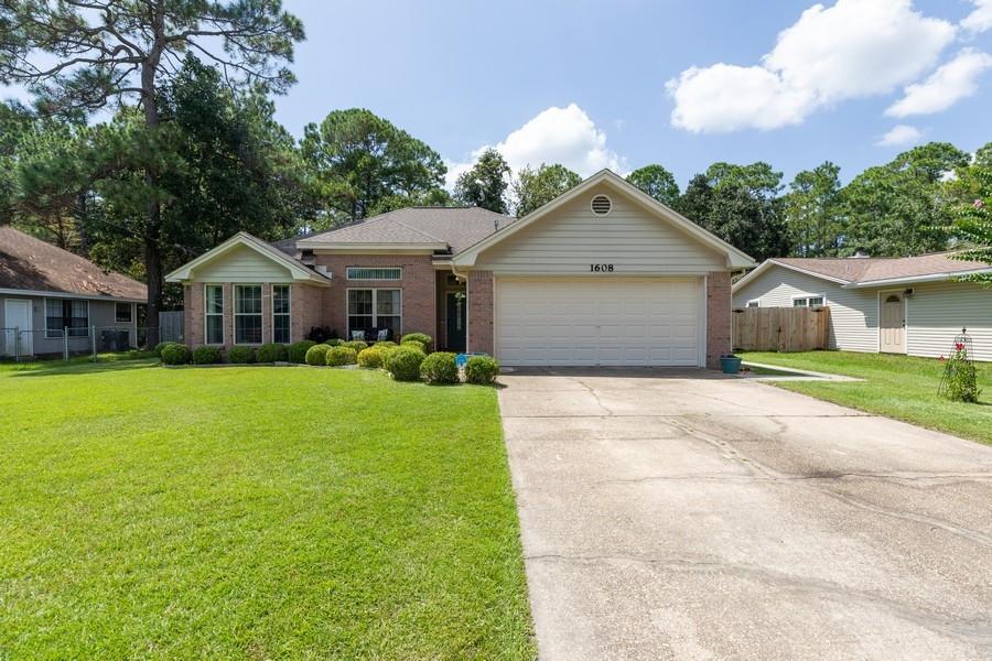 GREEN ACRES - Residential