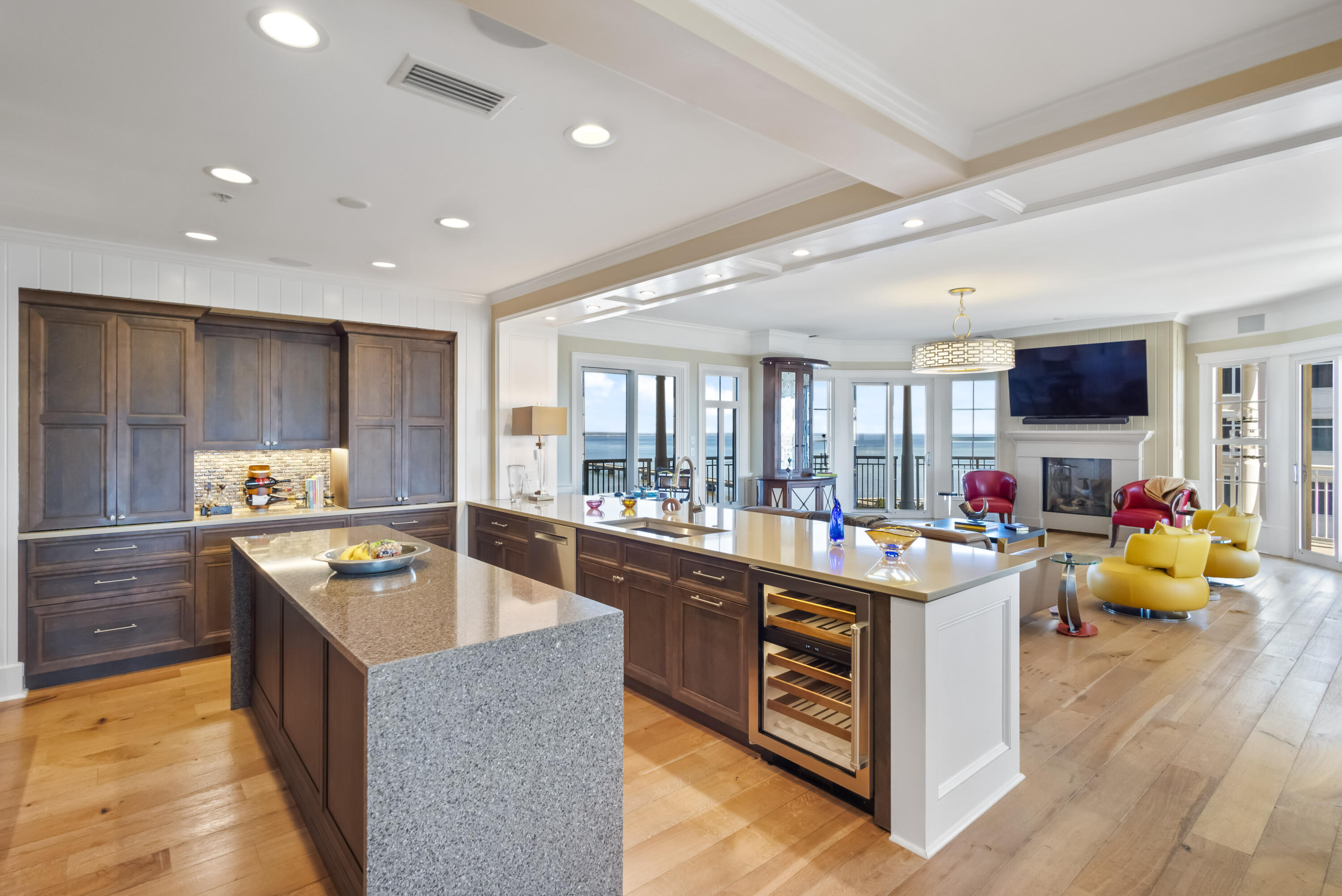 ONE WATER PLACE AT KELLY PLANTATION - Residential