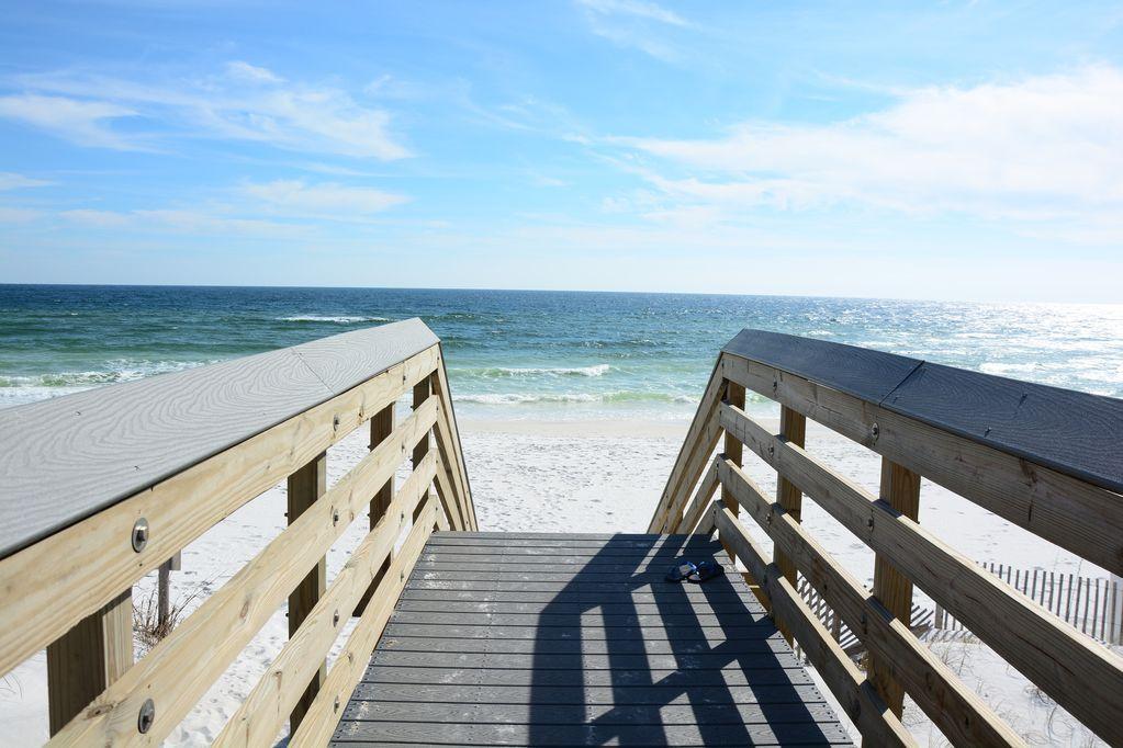 TROPICAL ISLE CONDO - Residential