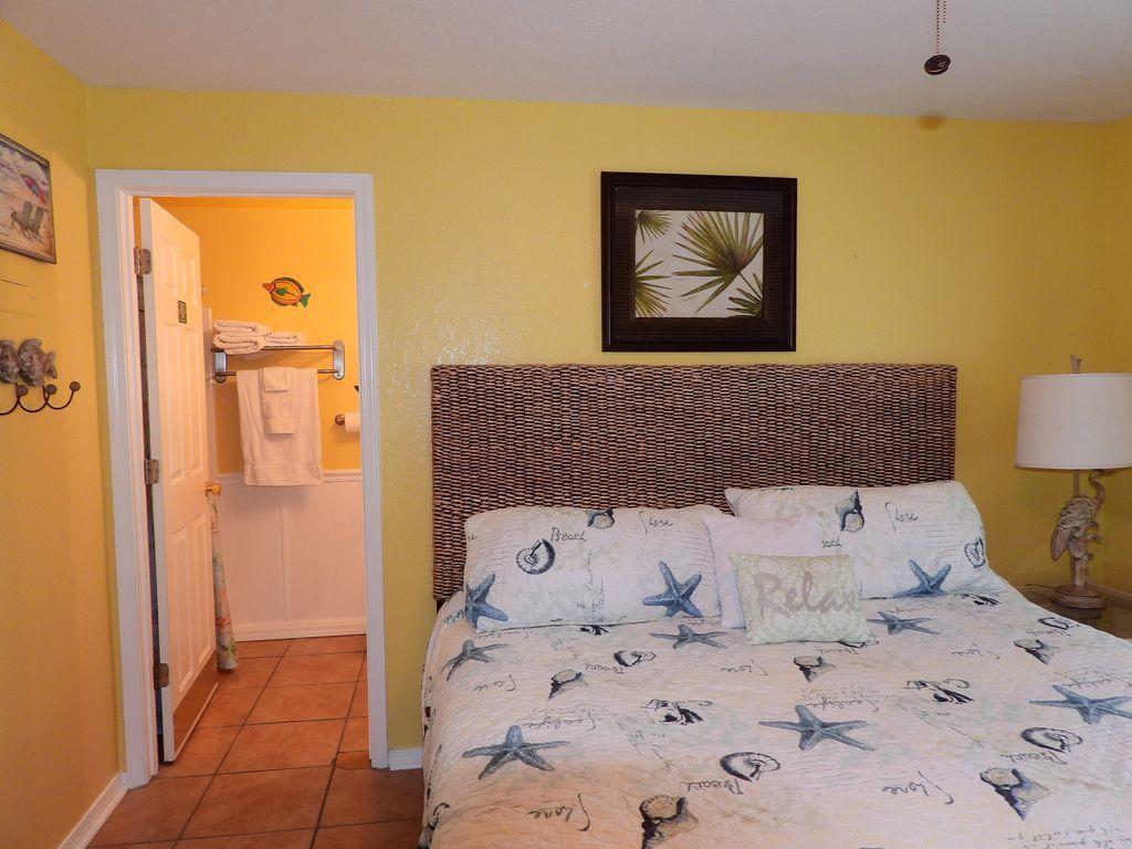 TROPICAL ISLE CONDO - Residential