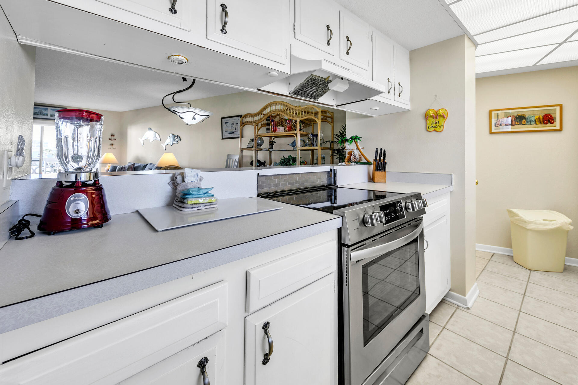 EL MATADOR CONDO - Residential