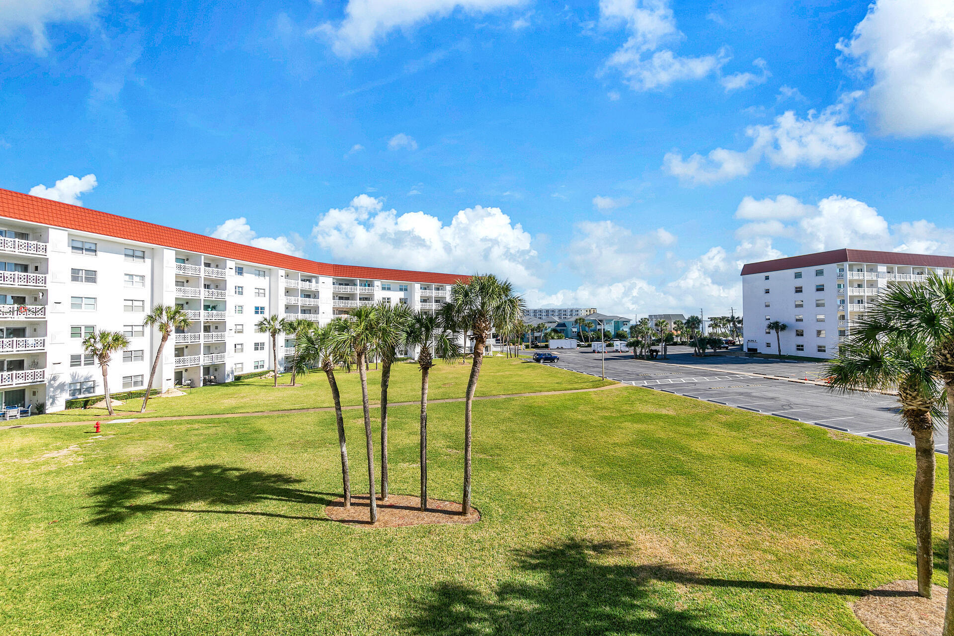 EL MATADOR CONDO - Residential