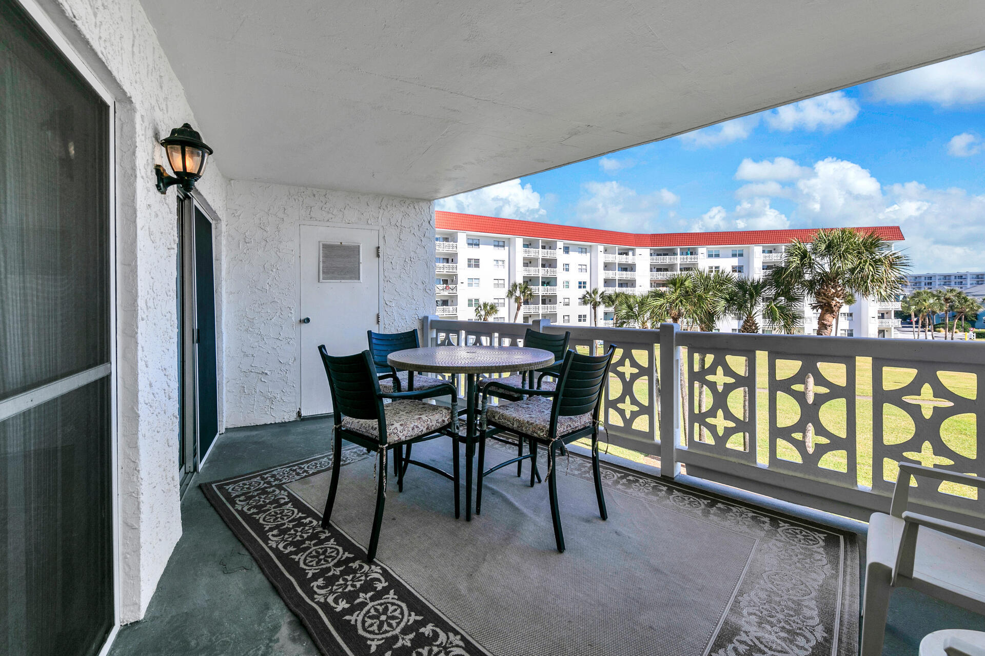 EL MATADOR CONDO - Residential