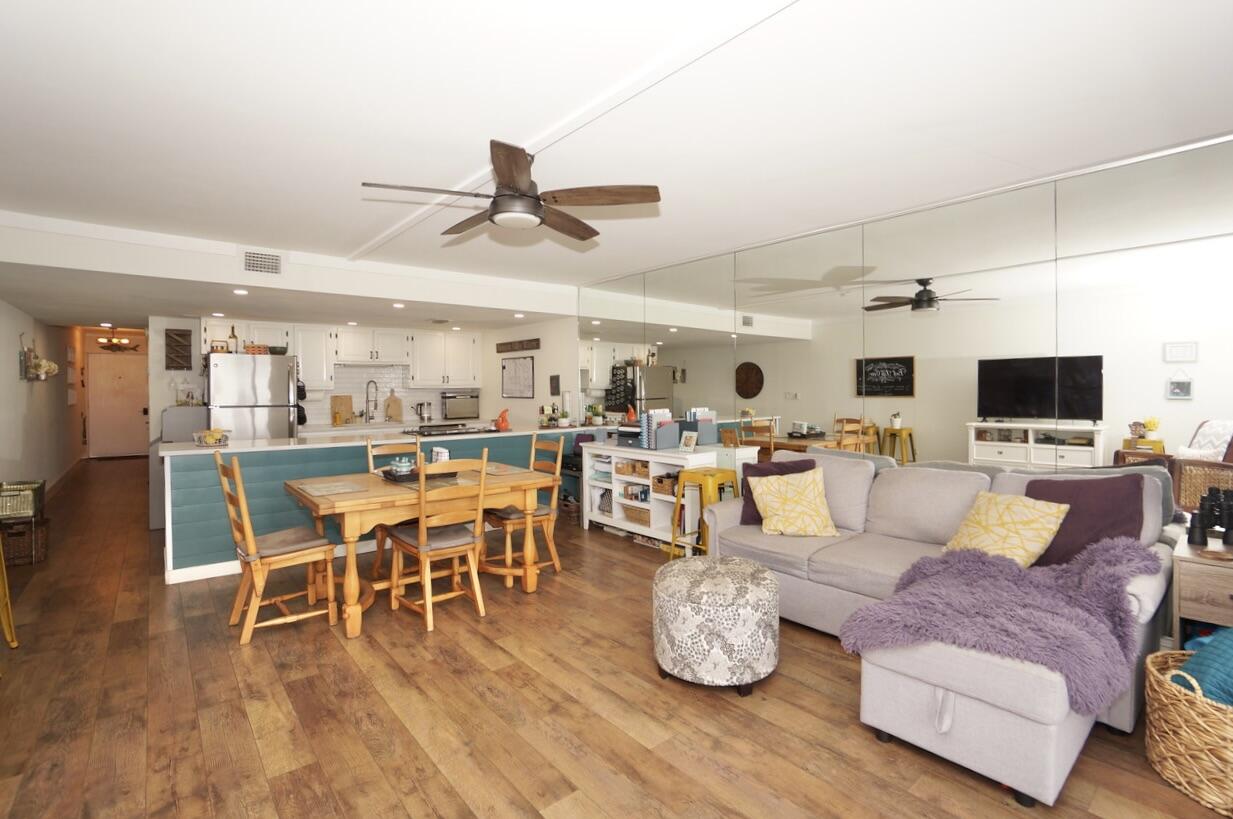 VALENCIA CONDO - Residential