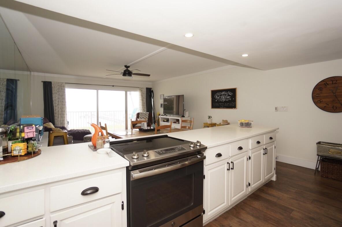 VALENCIA CONDO - Residential