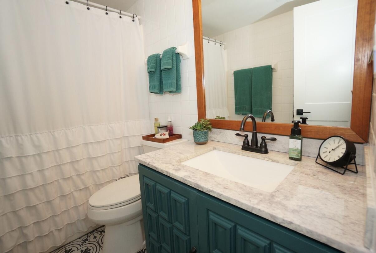 VALENCIA CONDO - Residential