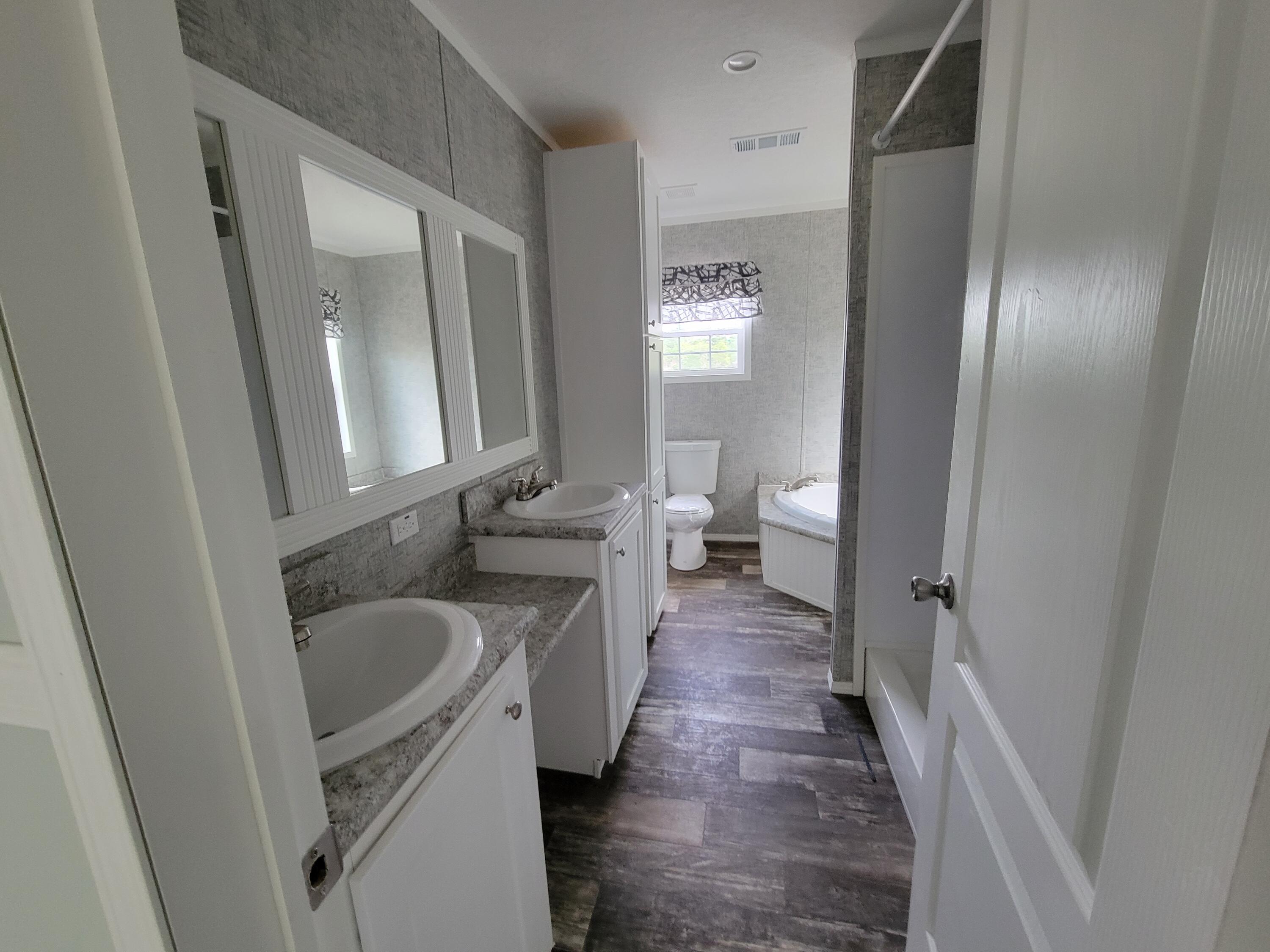 OAKWOOD HILLS UNIT 1 - Residential