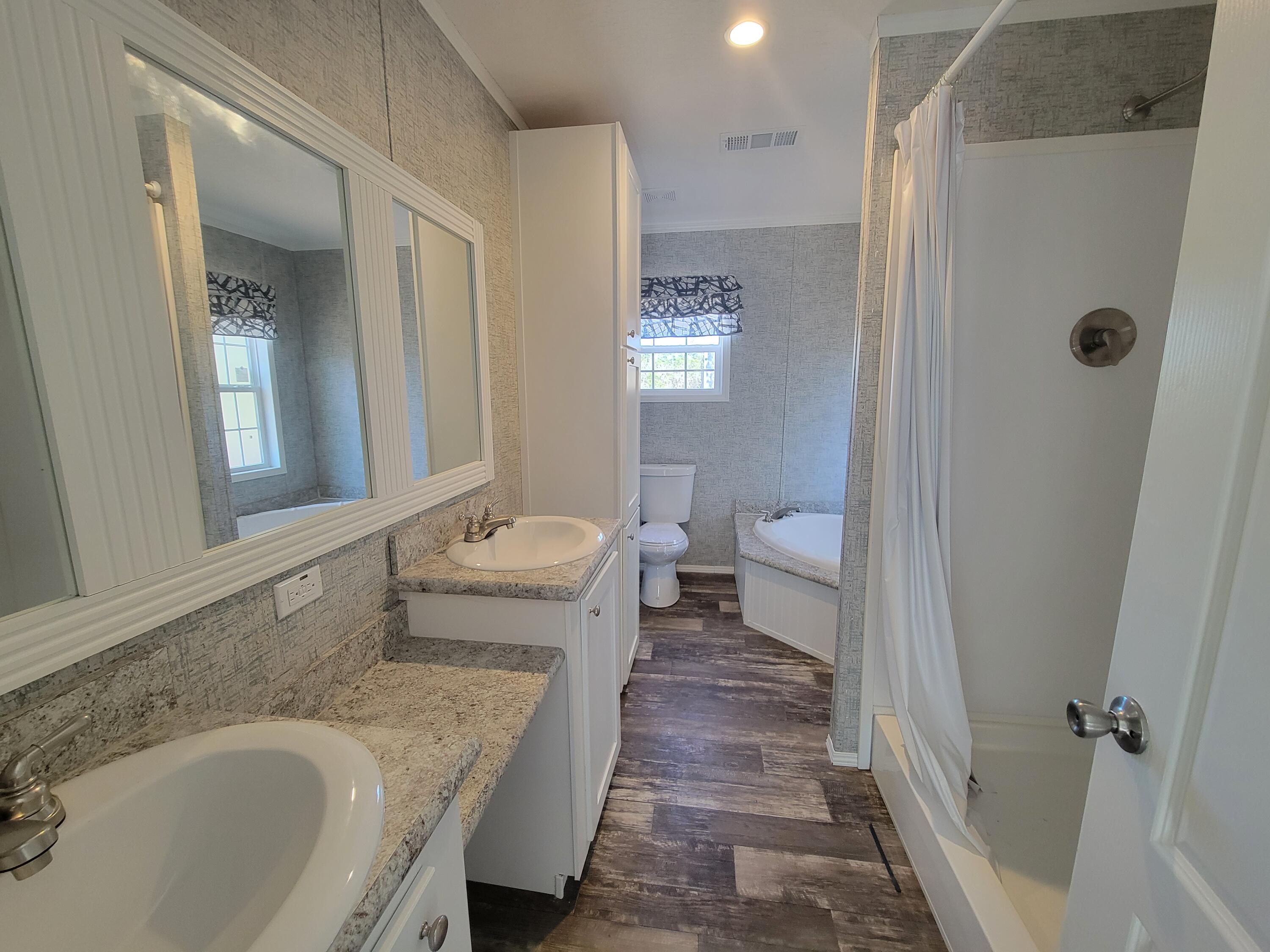 OAKWOOD HILLS UNIT 1 - Residential