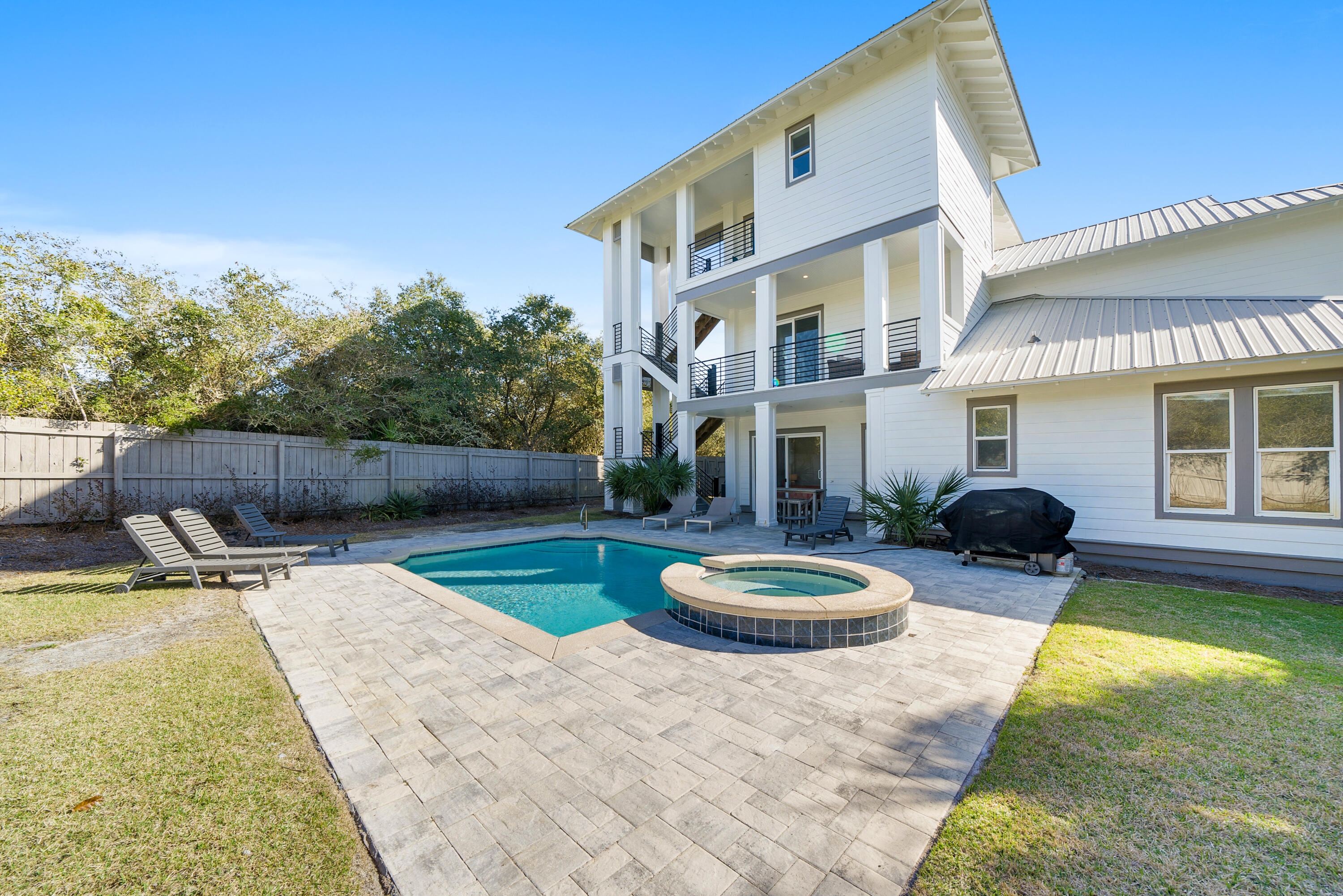 BLUE MOUNTAIN BEACH - Residential