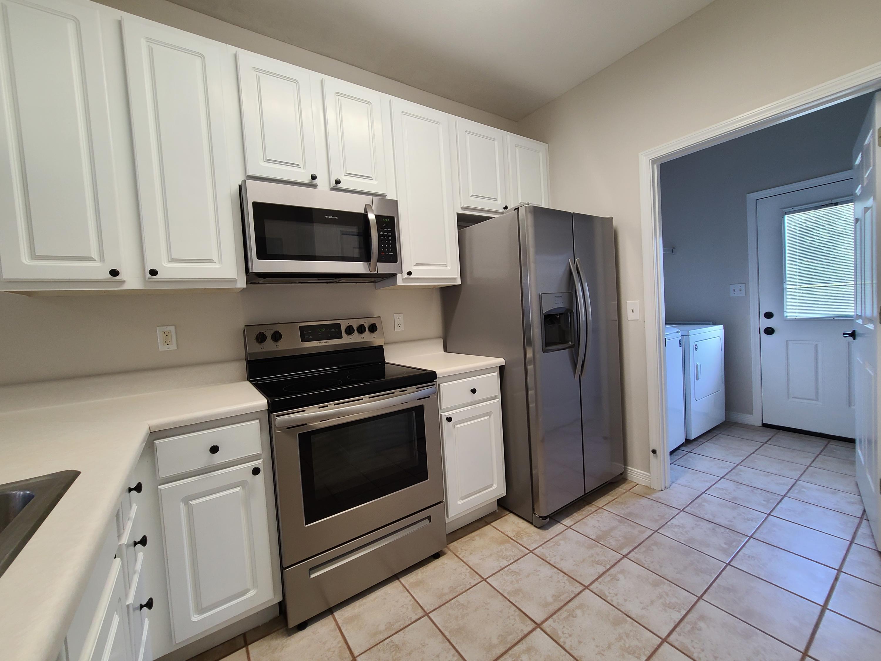 DOROTHY BOWEN ESTATE - Residential Lease