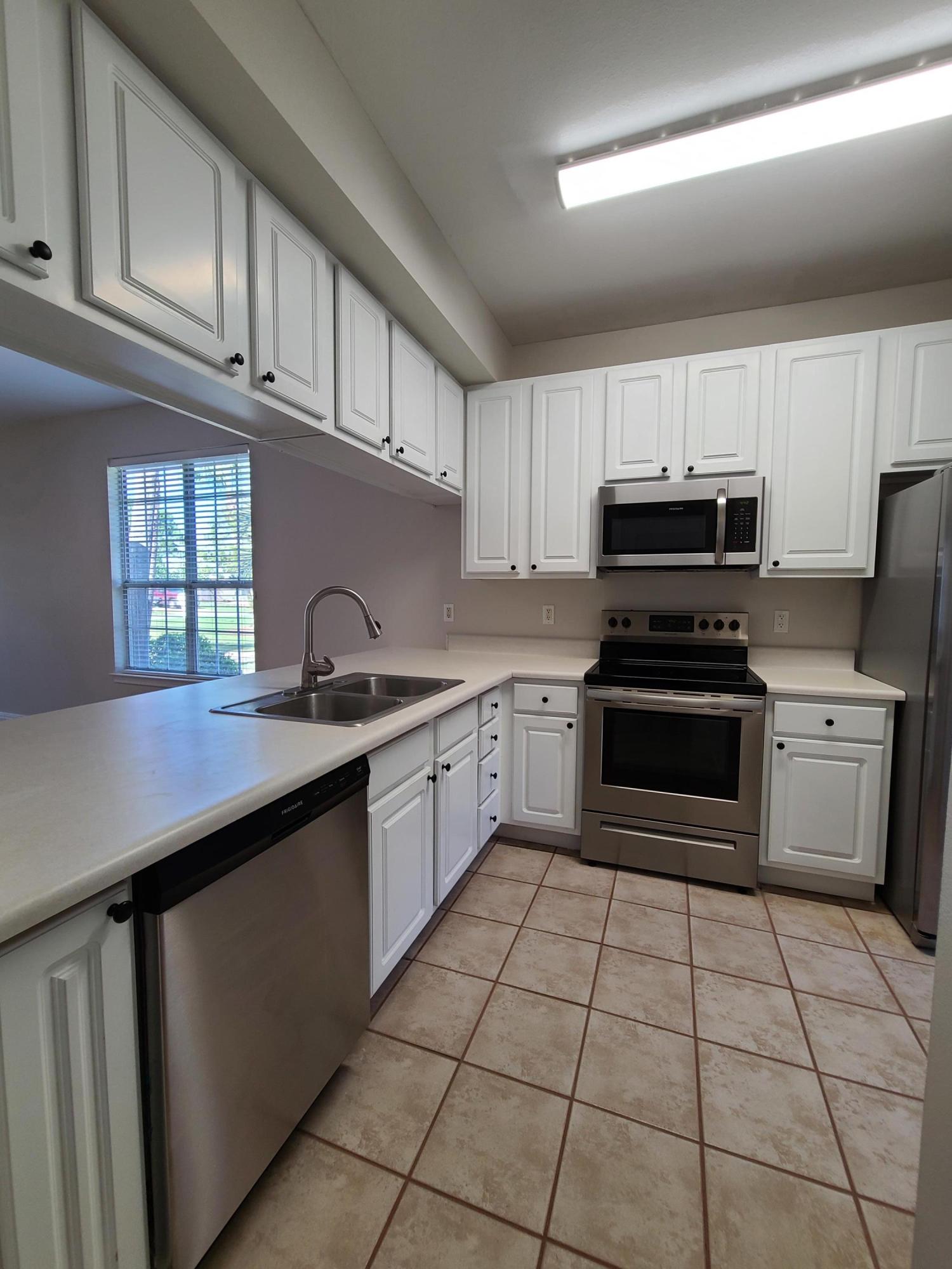 DOROTHY BOWEN ESTATE - Residential Lease