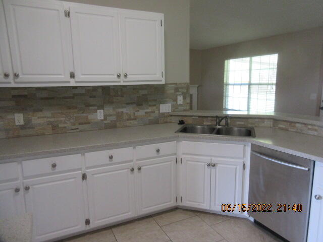 RIVERCHASE S/D PH 3 - Residential Lease