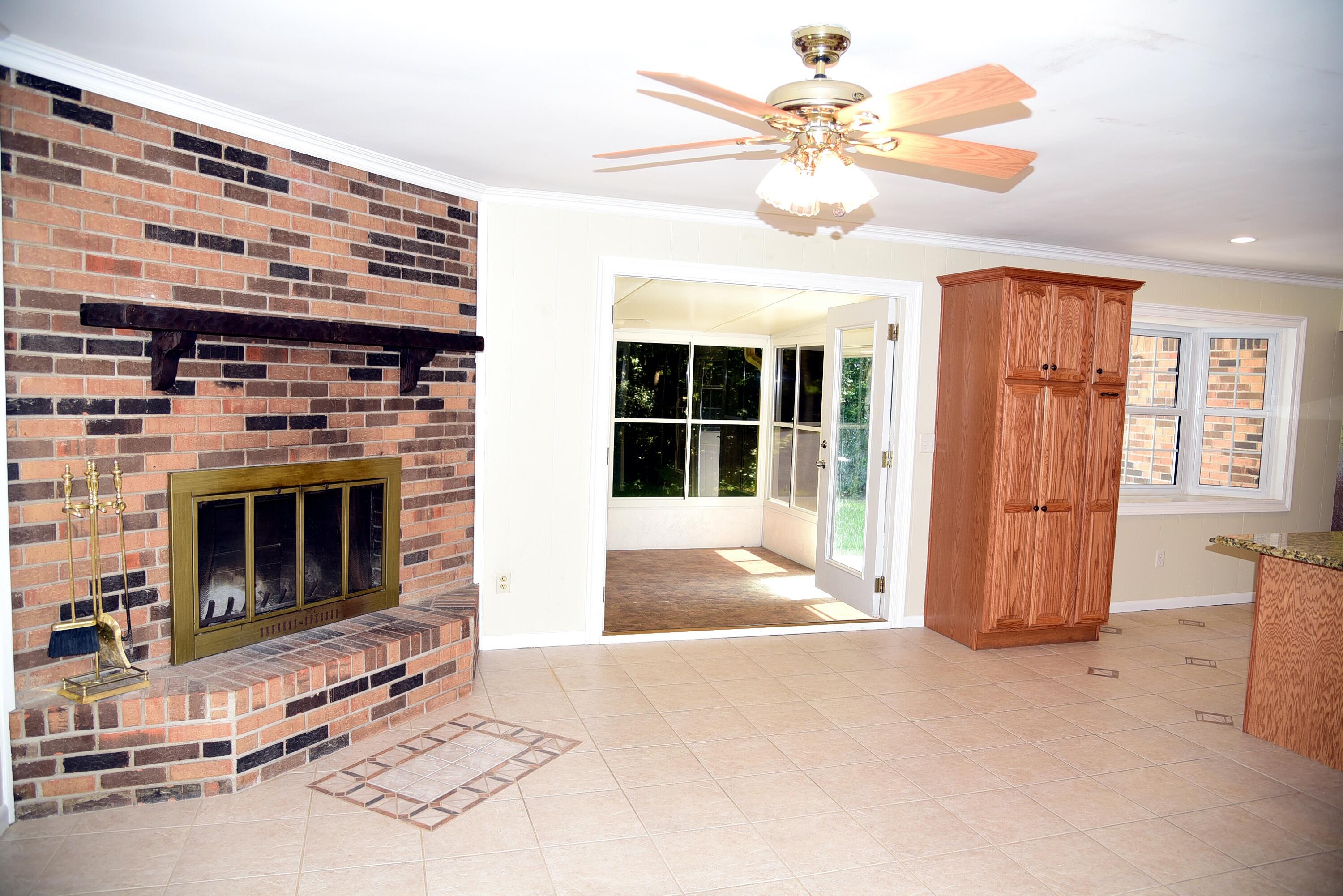 NICEVILLE PINES - Residential Lease