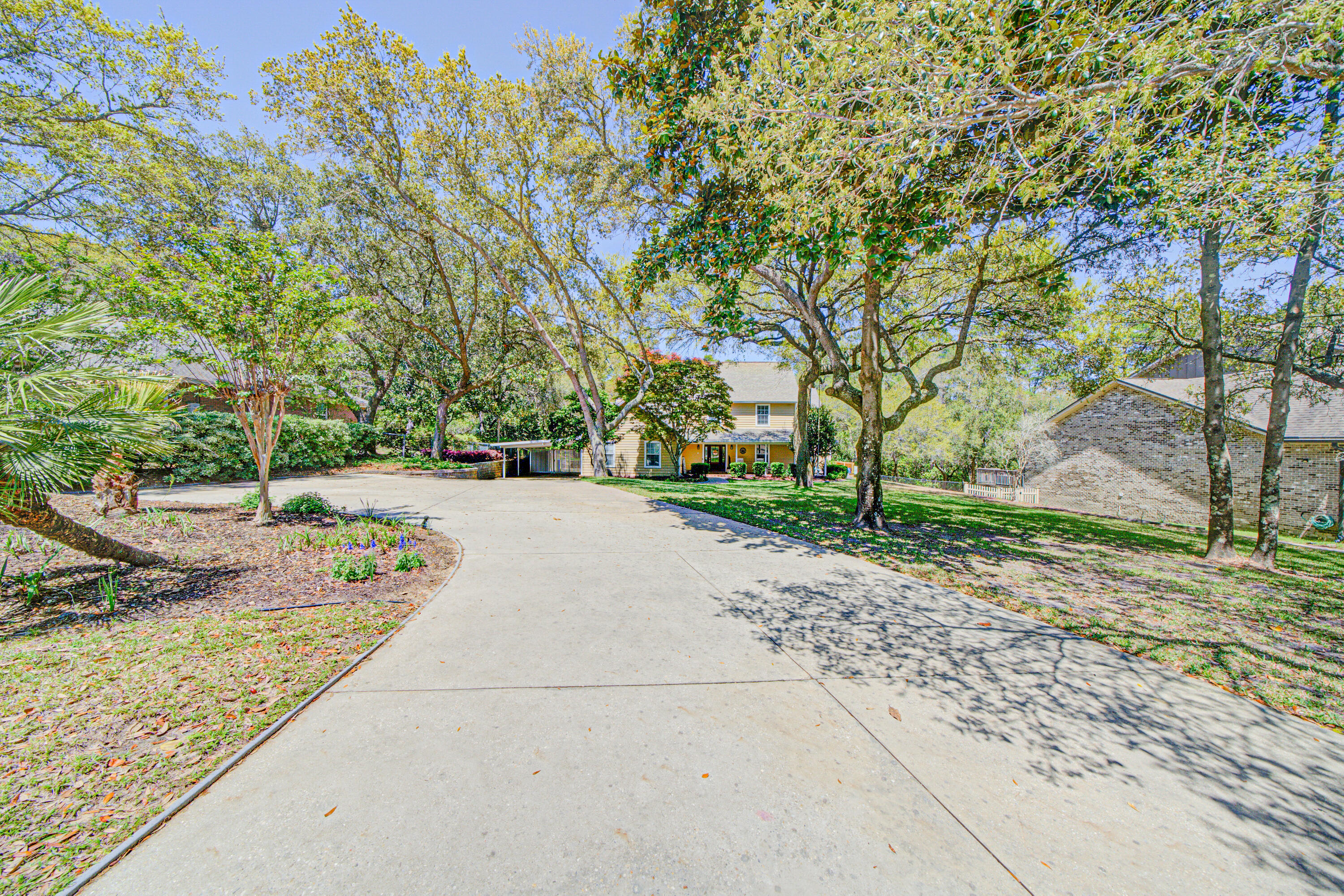 LAKE SHARON ESTATES - Residential