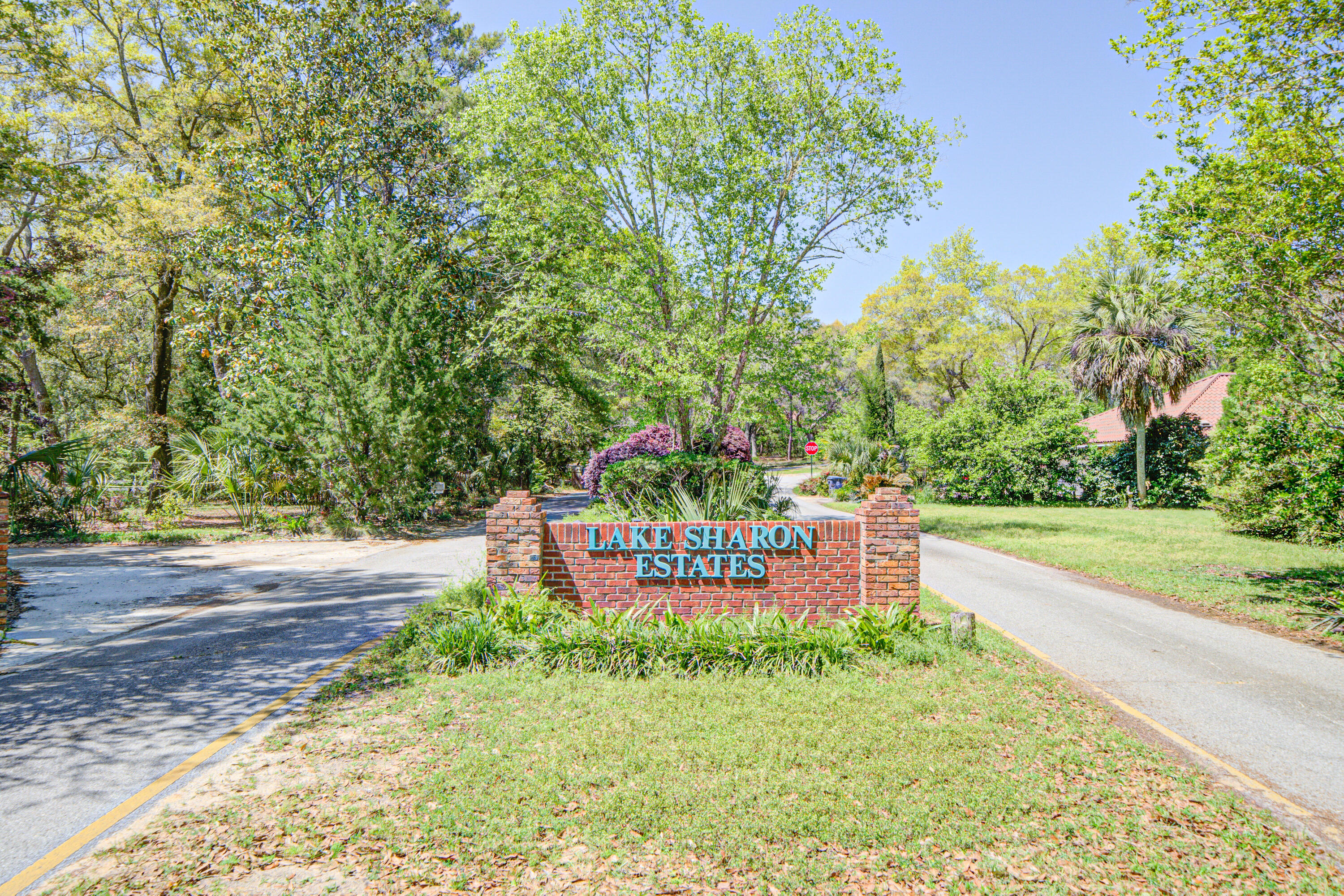 LAKE SHARON ESTATES - Residential