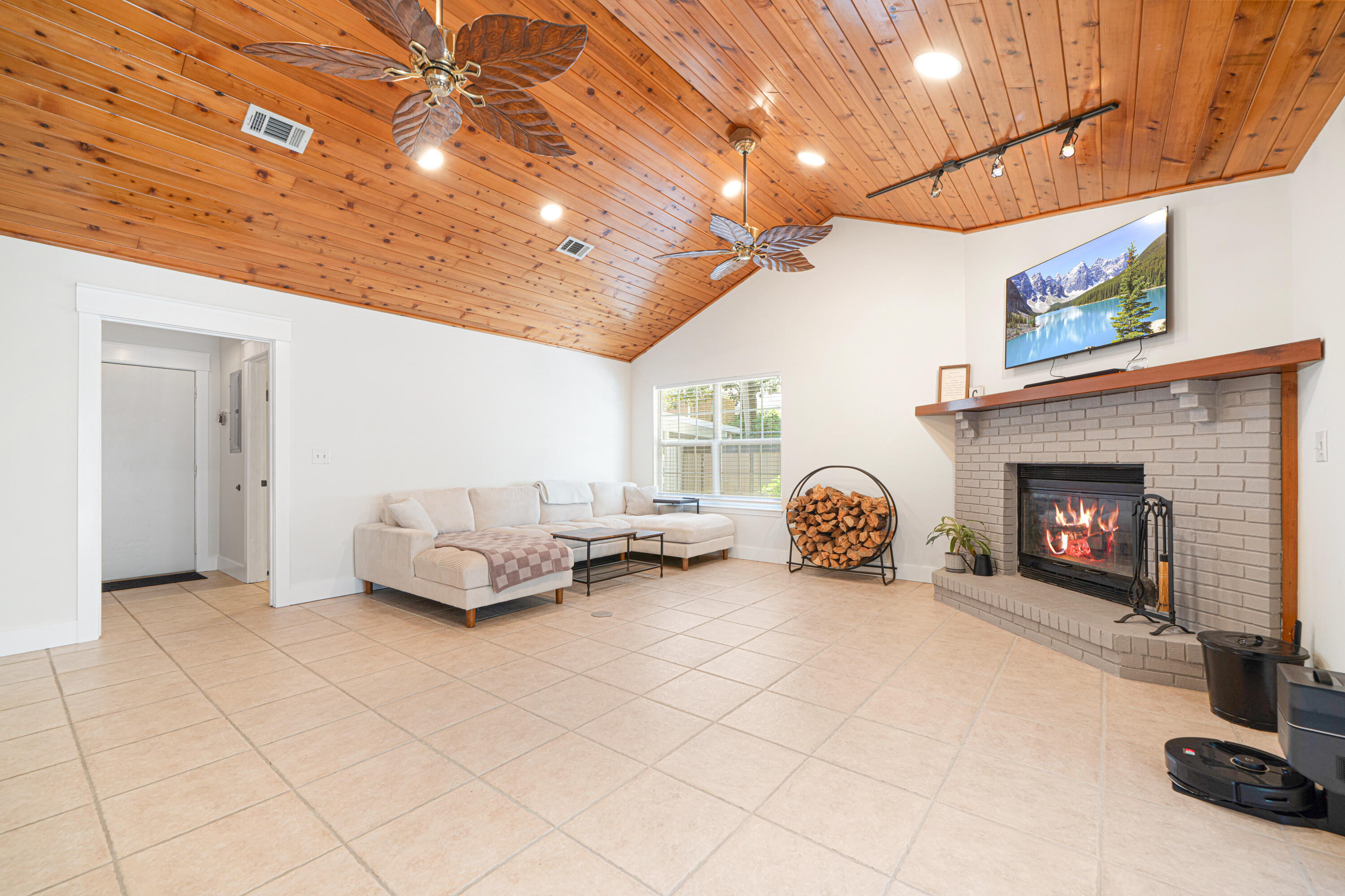 LAKE SHARON ESTATES - Residential