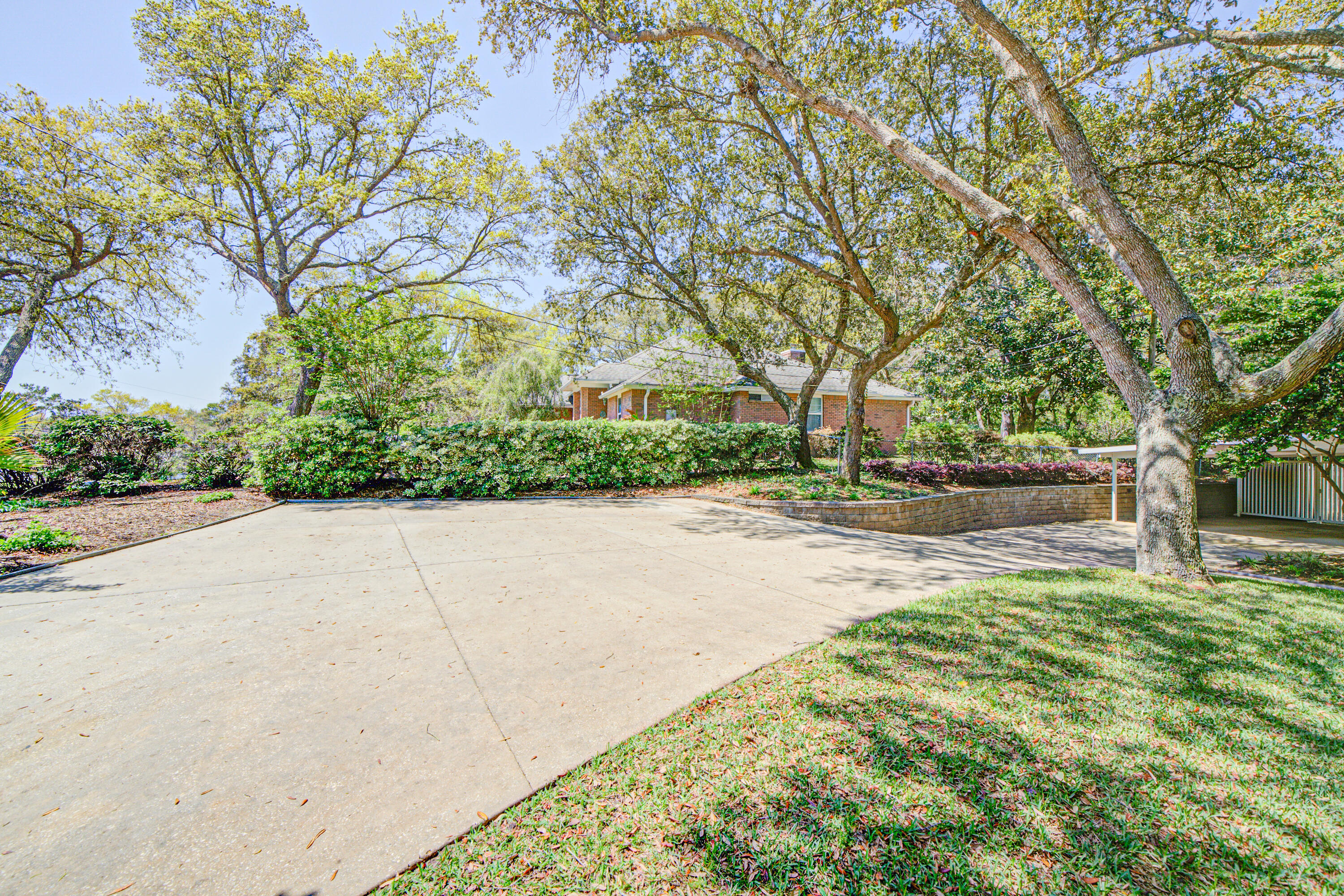 LAKE SHARON ESTATES - Residential