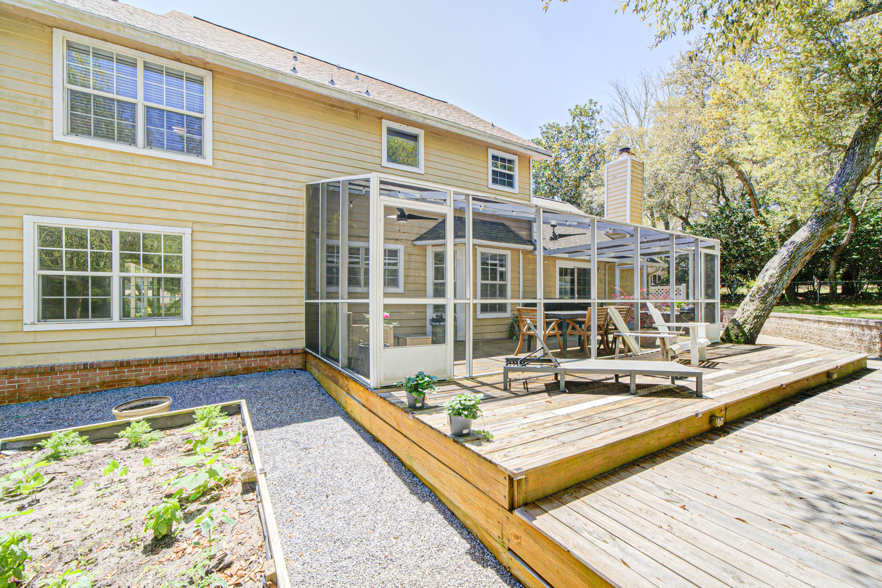 LAKE SHARON ESTATES - Residential