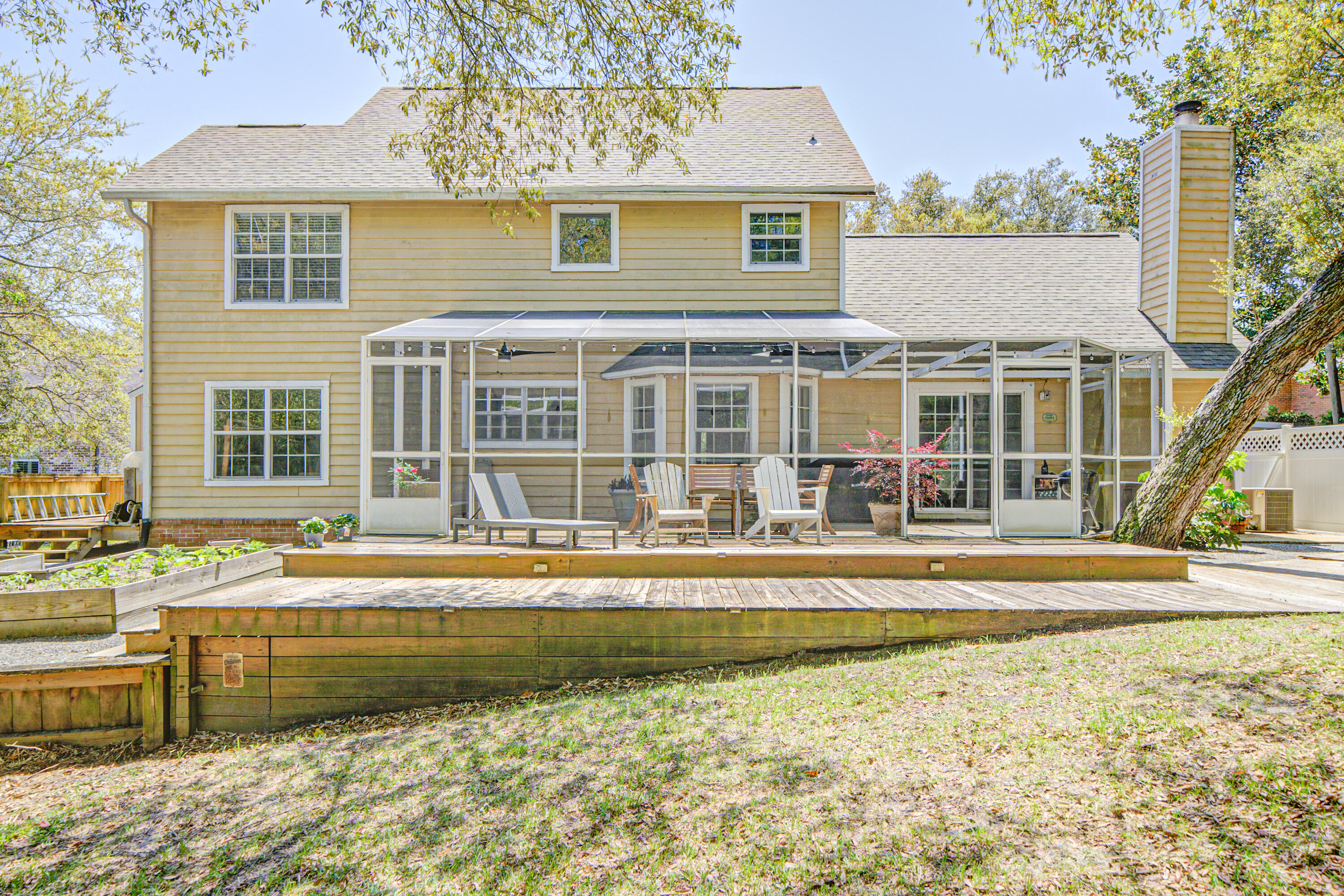 LAKE SHARON ESTATES - Residential