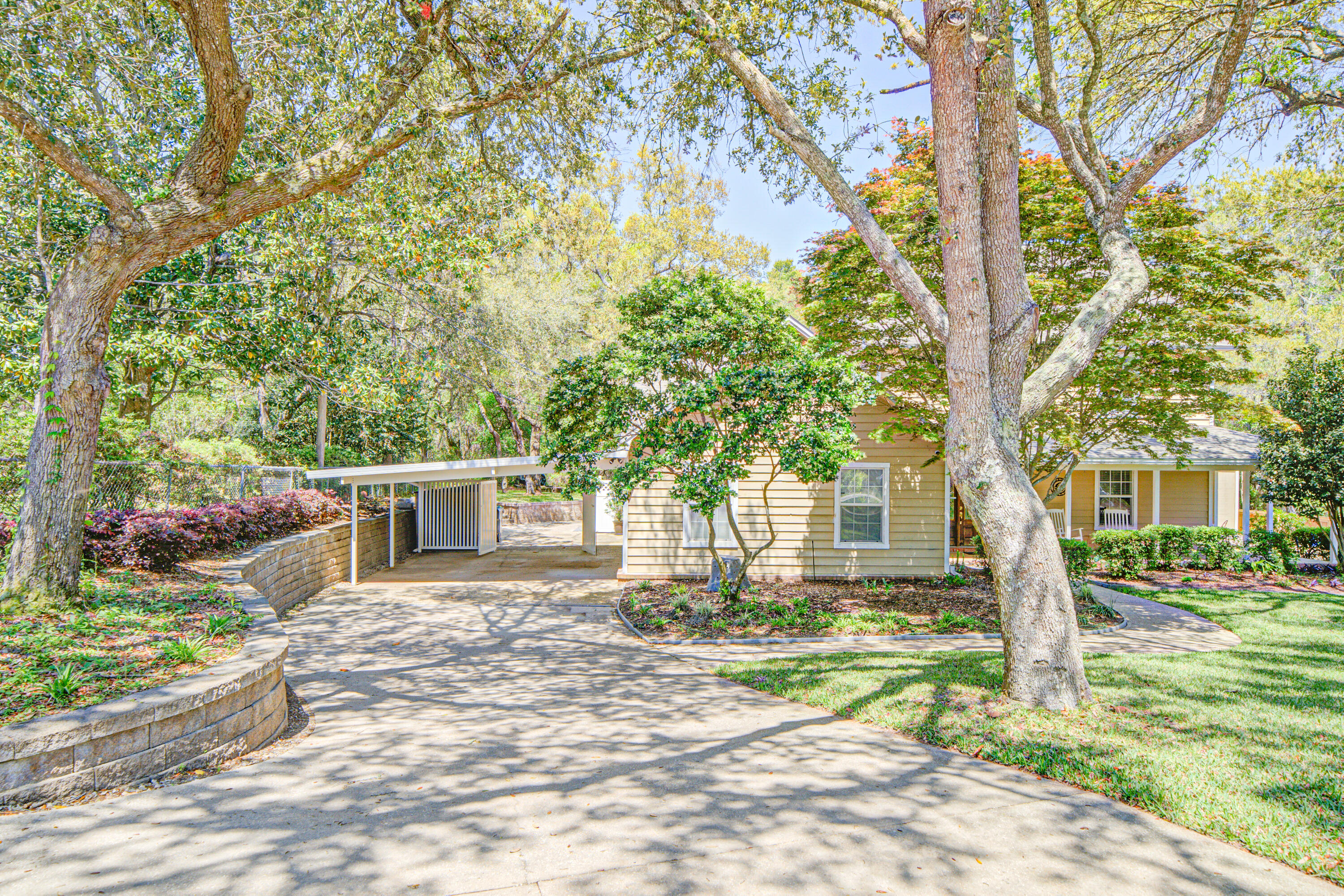 LAKE SHARON ESTATES - Residential