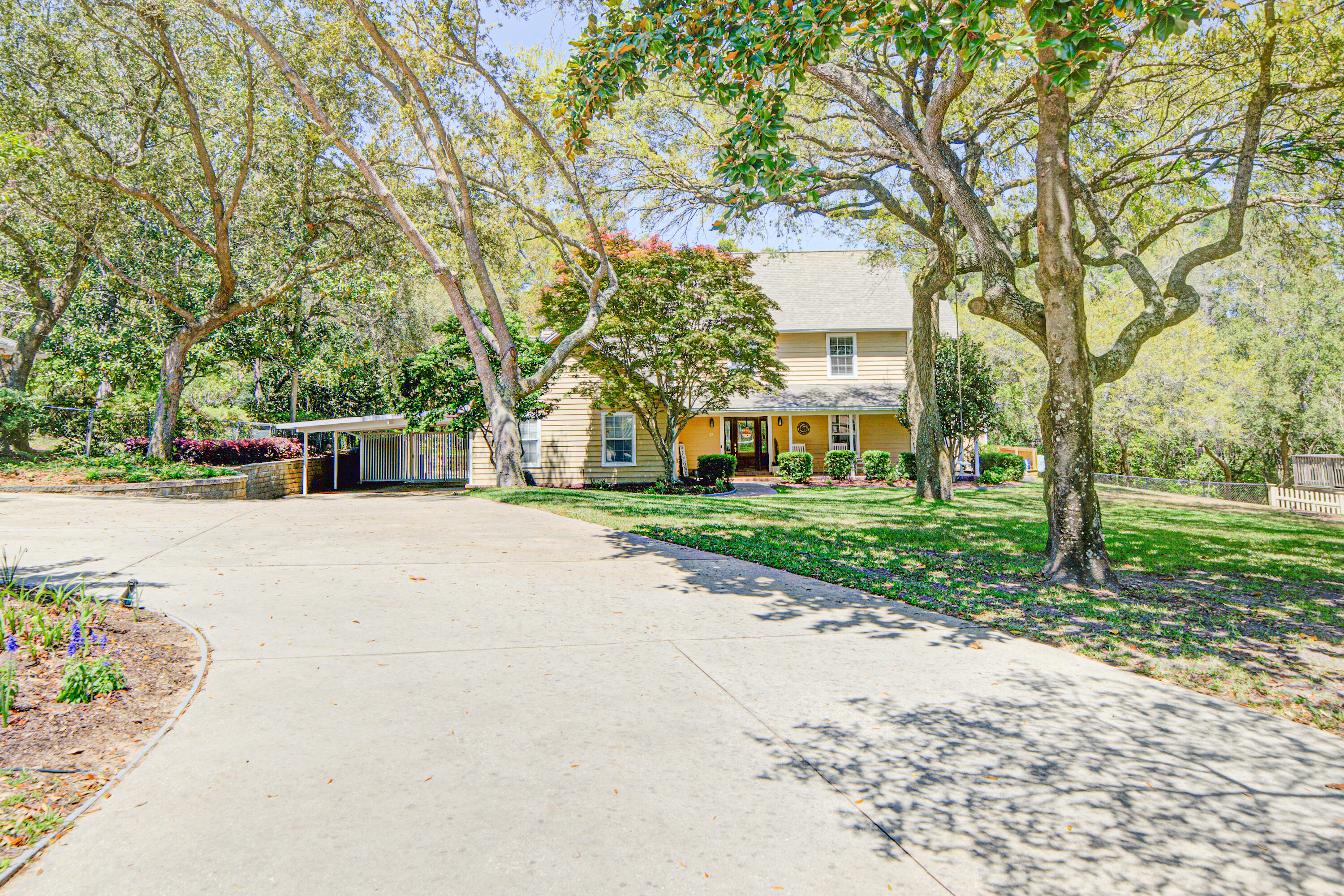 LAKE SHARON ESTATES - Residential