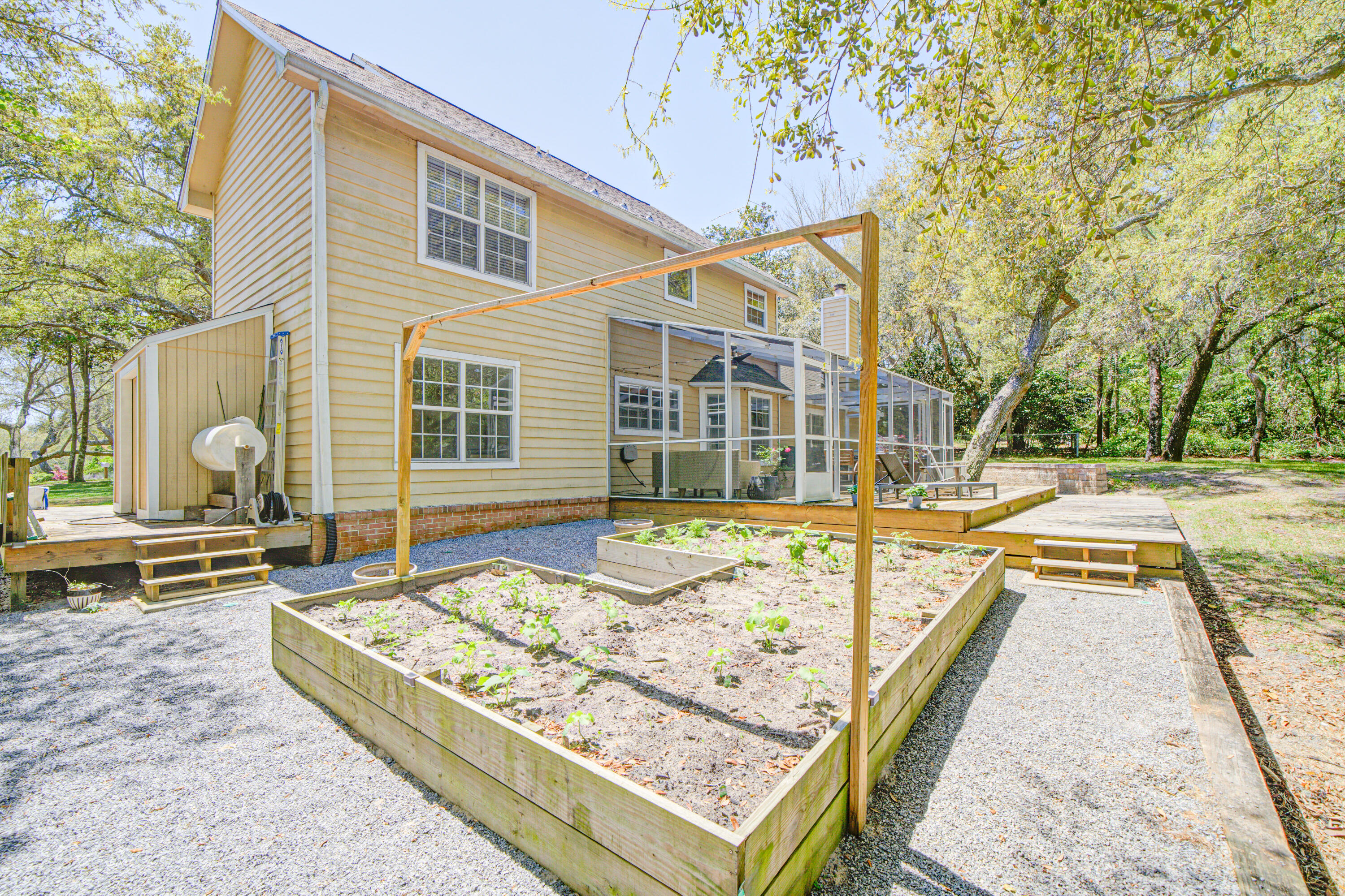 LAKE SHARON ESTATES - Residential