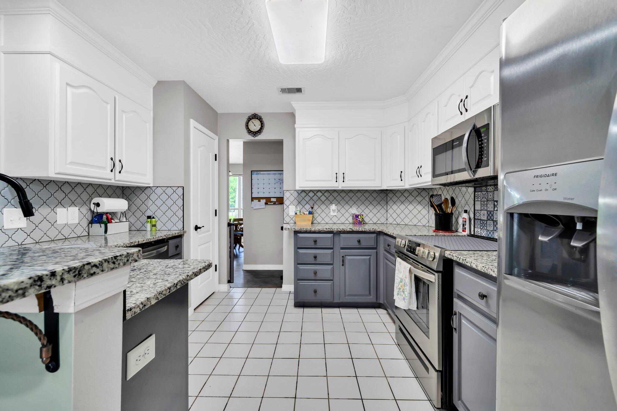 HOLLEY BY THE SEA - Residential