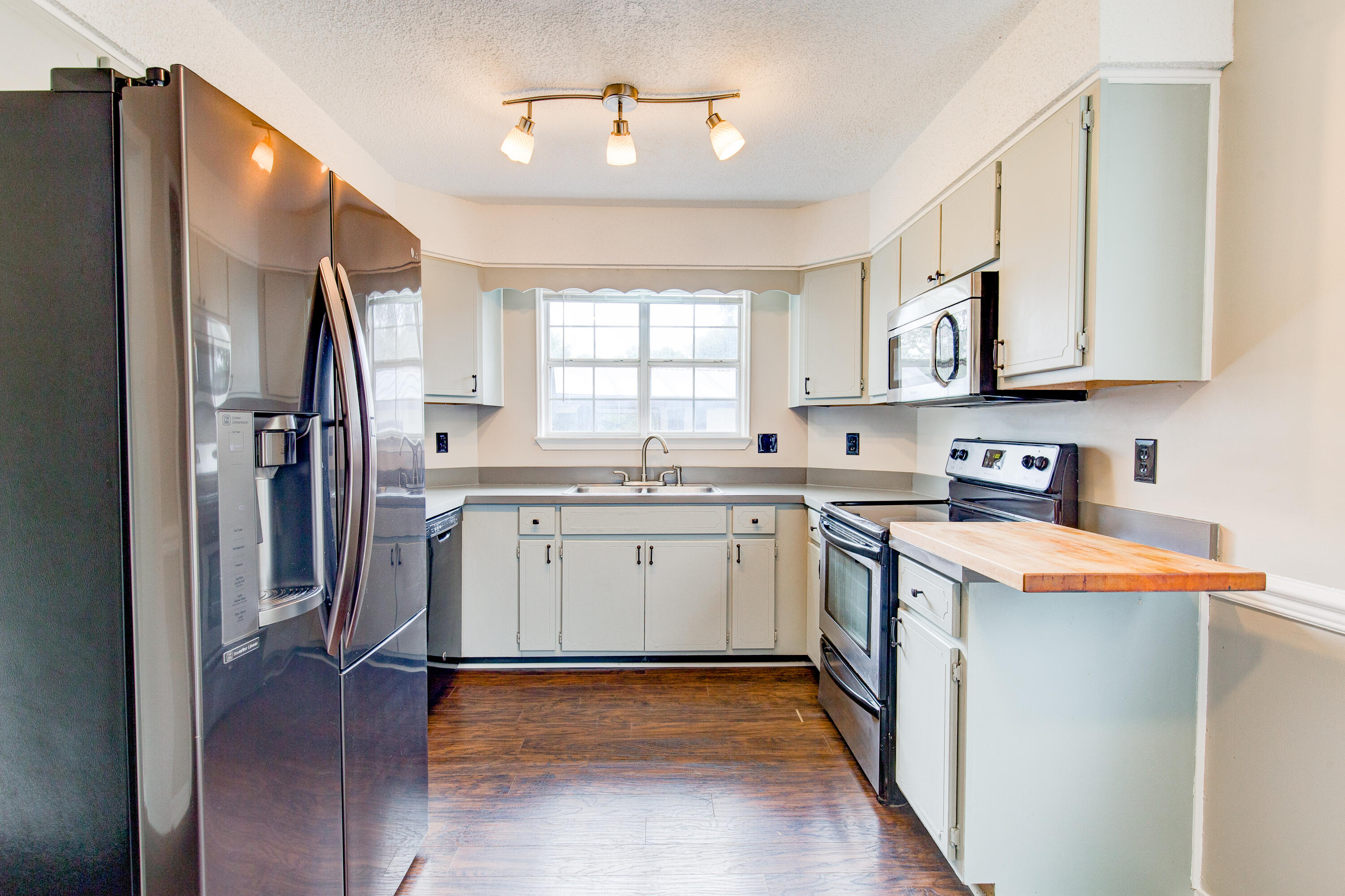 SANDY RIDGE ESTATES - Residential