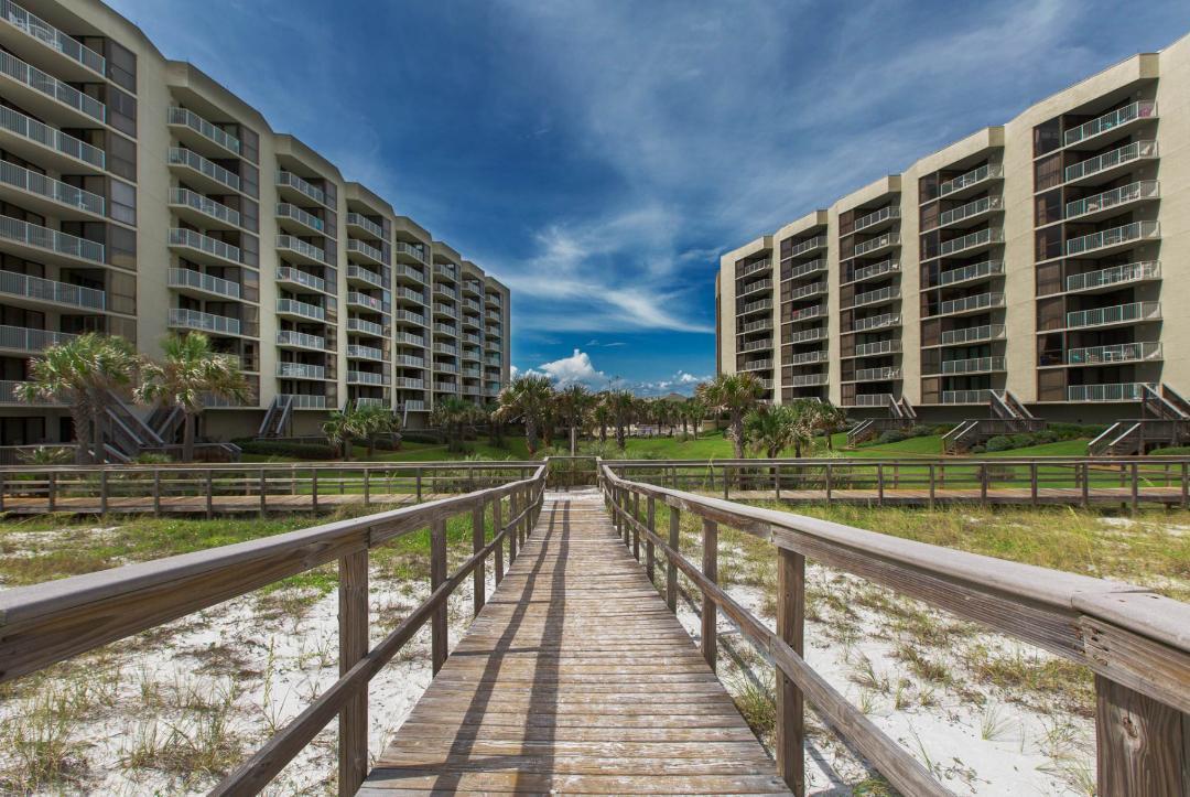 MAINSAIL CONDO PH 5 - Residential