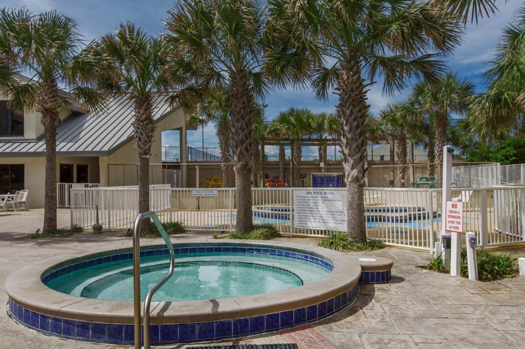 MAINSAIL CONDO PH 5 - Residential
