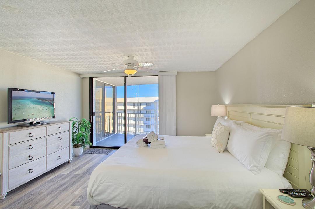 MAINSAIL CONDO PH 5 - Residential