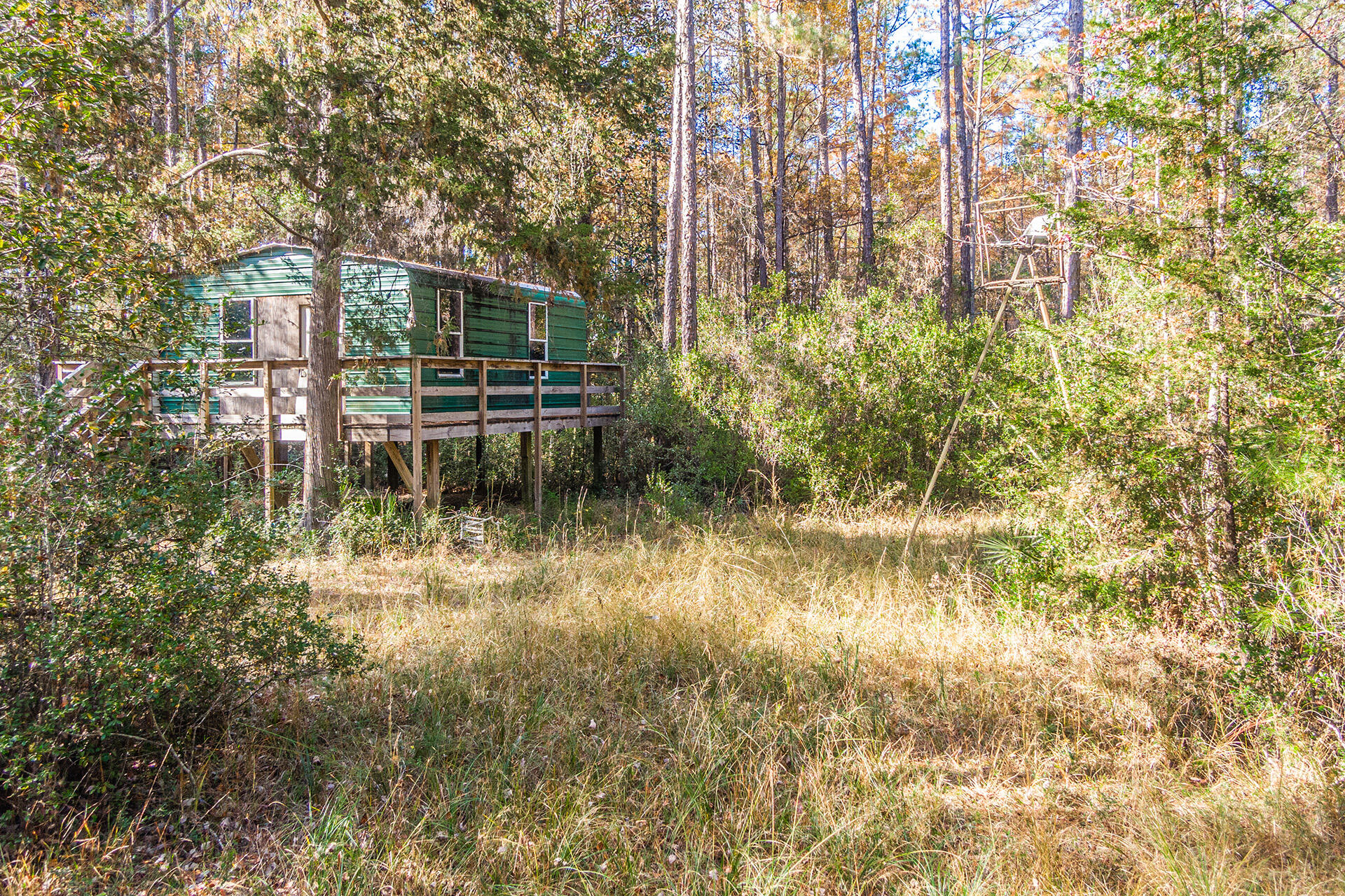 NORTH SUPERGROUP - Land