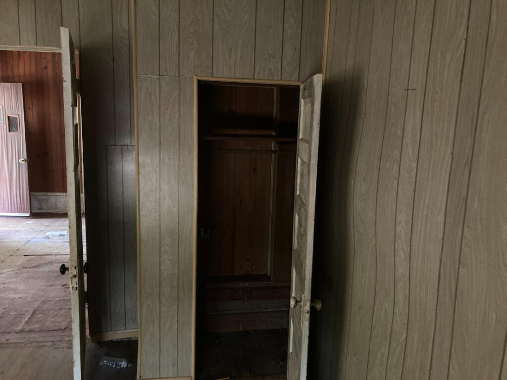 CRESTVIEW - Residential