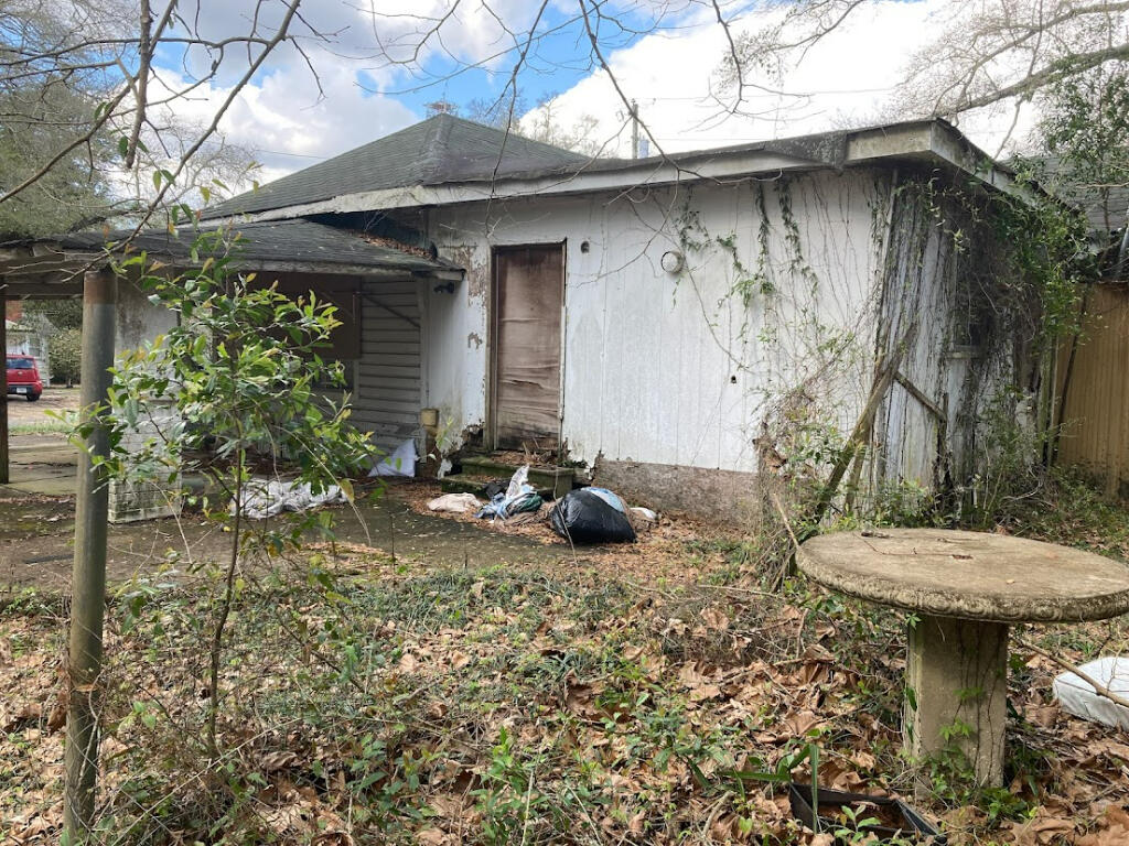 CRESTVIEW - Residential