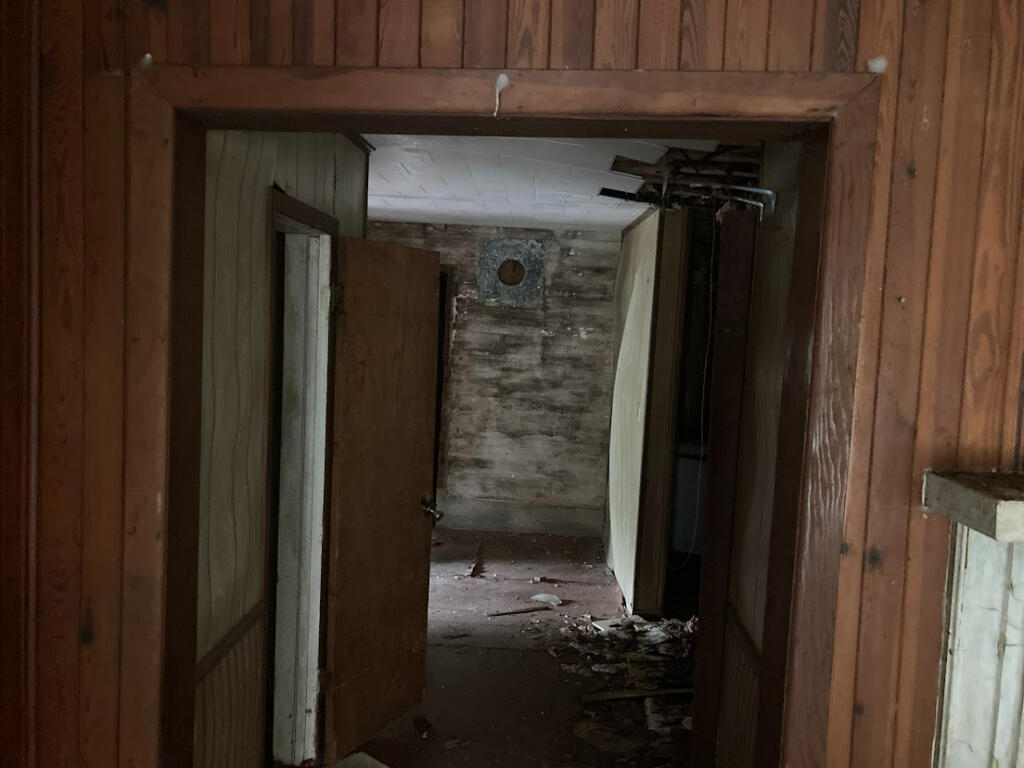 CRESTVIEW - Residential