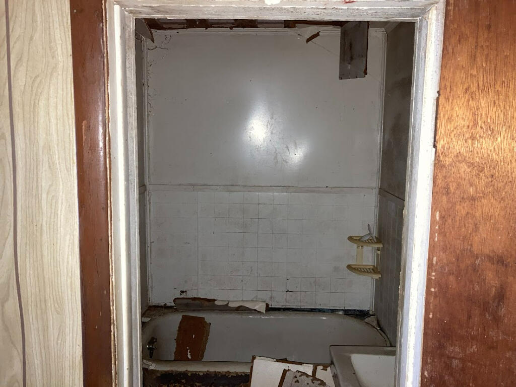 CRESTVIEW - Residential