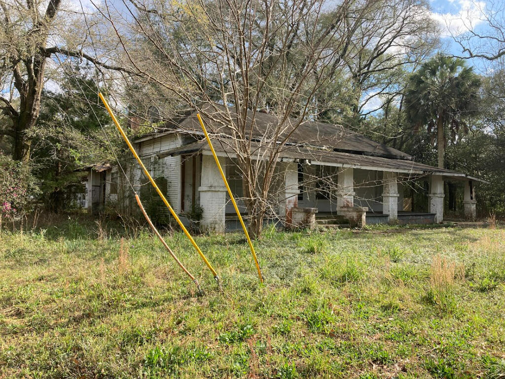 CRESTVIEW - Residential