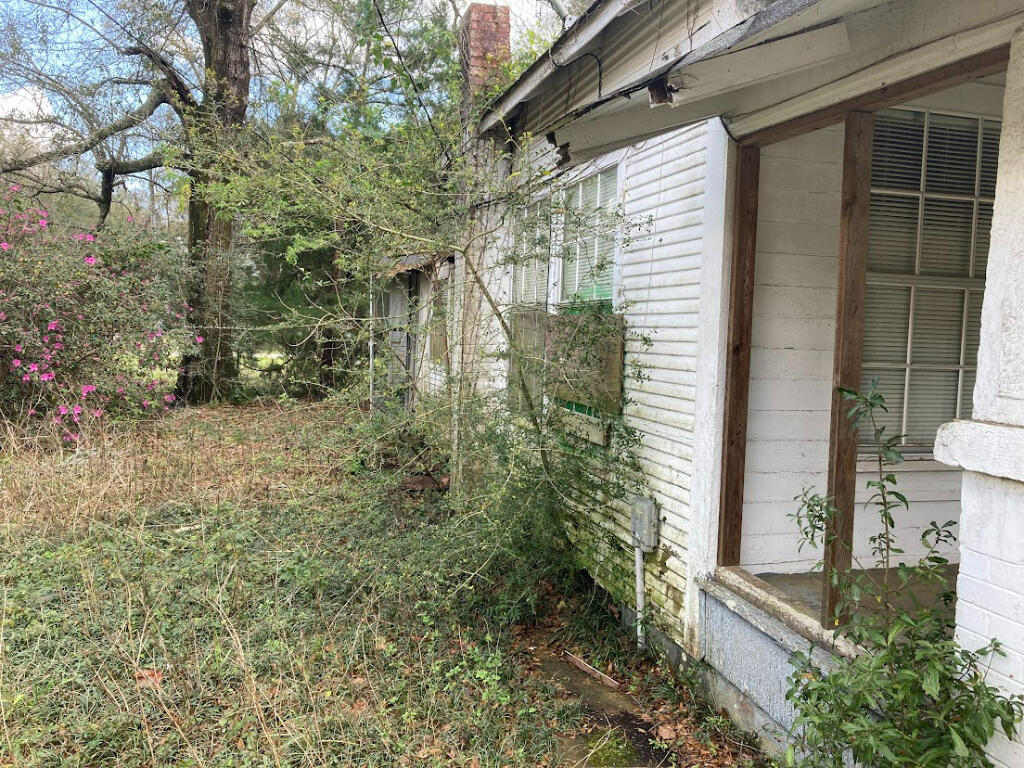 CRESTVIEW - Residential