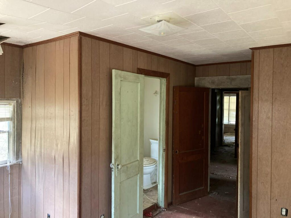 CRESTVIEW - Residential