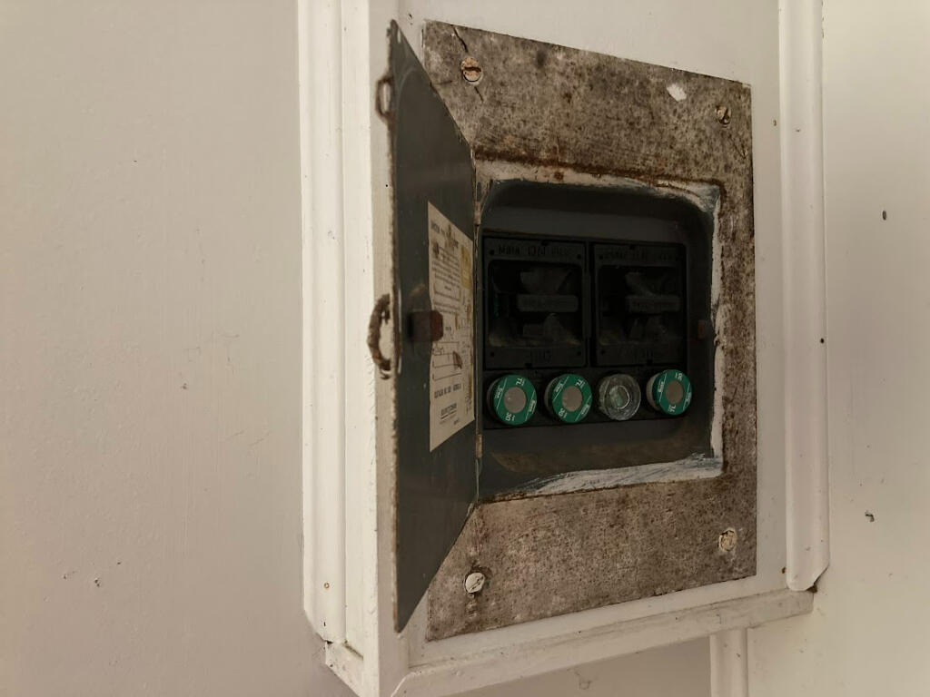 CRESTVIEW - Residential