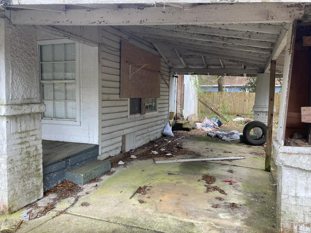 CRESTVIEW - Residential