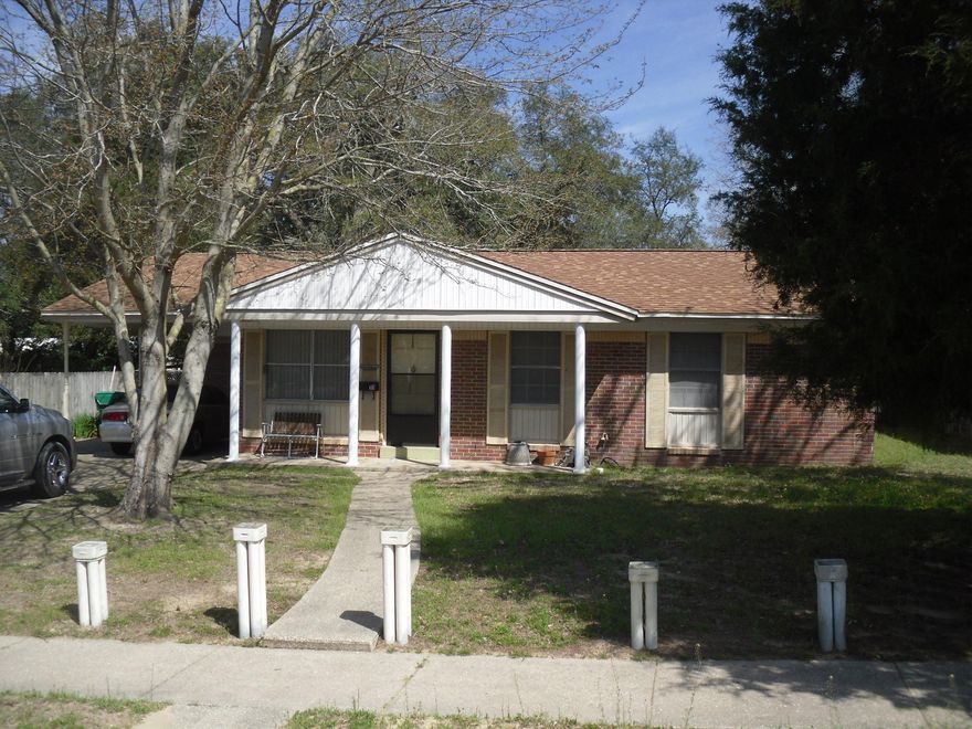 If your looking for your first home you have to take a look at this extremely well maintained home in the Pinecrest neighborhood of Niceville. Owner has taken pride in this home for many years and it shows. Quiet street in a great neighborhood. Large back yard with room for a pool if you so desire. New dimensional shingle roof put on in 2010 and a great 12x14 sun room off of dining area is not included in square footage. Home is being sold as is and any information or measurements deemed important should be verified by buyer. This is a very nice home and could be your. Call for a showing appointment today.