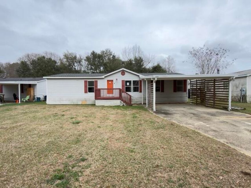 This HUD REO is eligible for the HUD FHA $100 Down program! Located just a few miles from schools, shopping, and NAS, this 2002 Mobile home is ready for owners with some vision. This 1352 square foot home has split bedroom design with 3 bedrooms and 2 baths. The living room, dining area and kitchen have vaulted ceilings, giving the main living area a increased 'roomy' feeling! Just off the living room is the master bedroom. Master bath has garden tub, separate shower and an additional walk in closet. Just off the kitchen on the opposite side of the home: remaining 2 bedrooms, full bath, laundry area and a large walk in pantry. For owner occupants and investors alike, this property has tons of potential! FHA insurable with escrow (IE).
