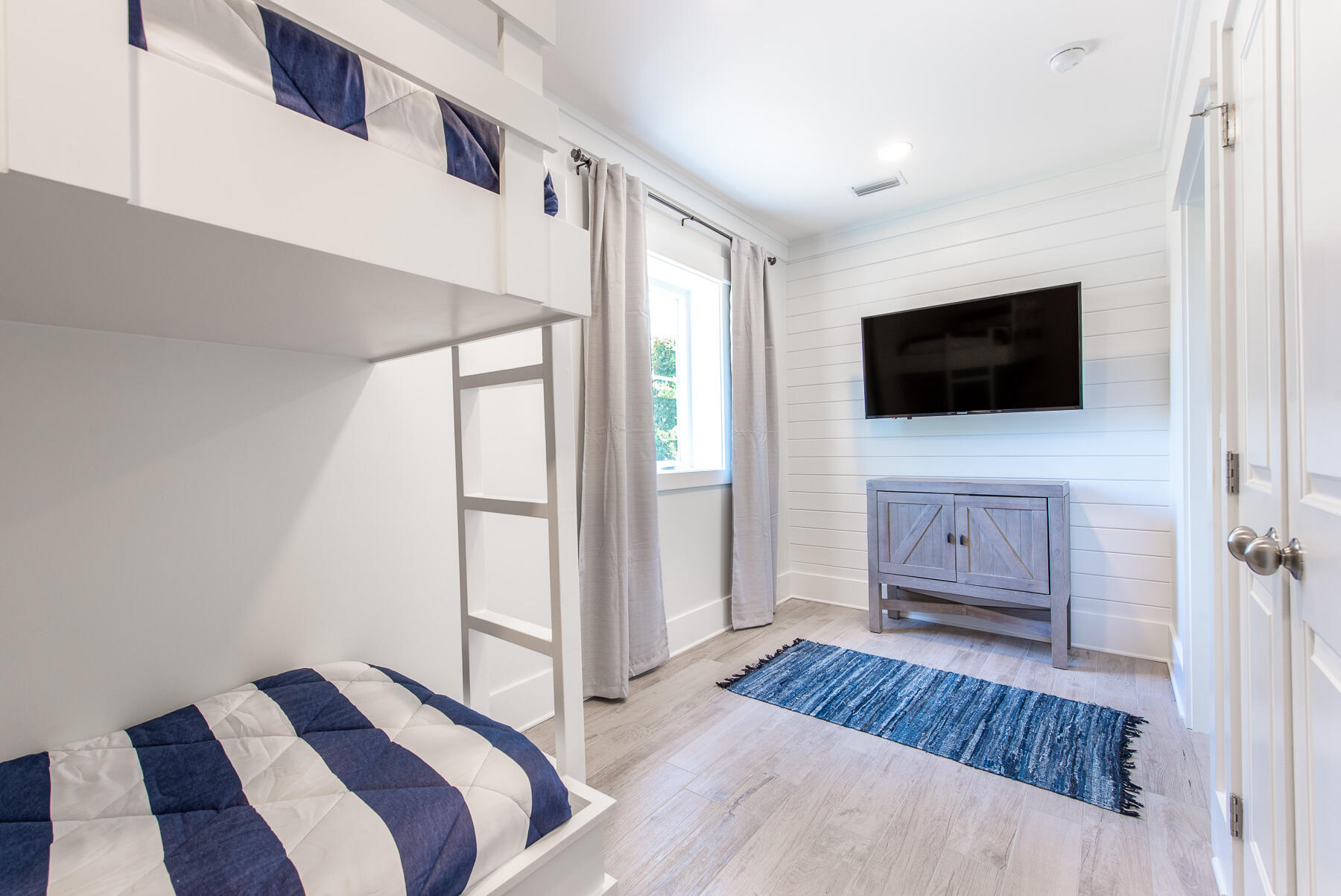BEACH HIGHLANDS - Residential