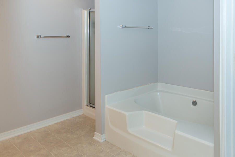 EMERALD VILLAGE S/D - Residential Lease