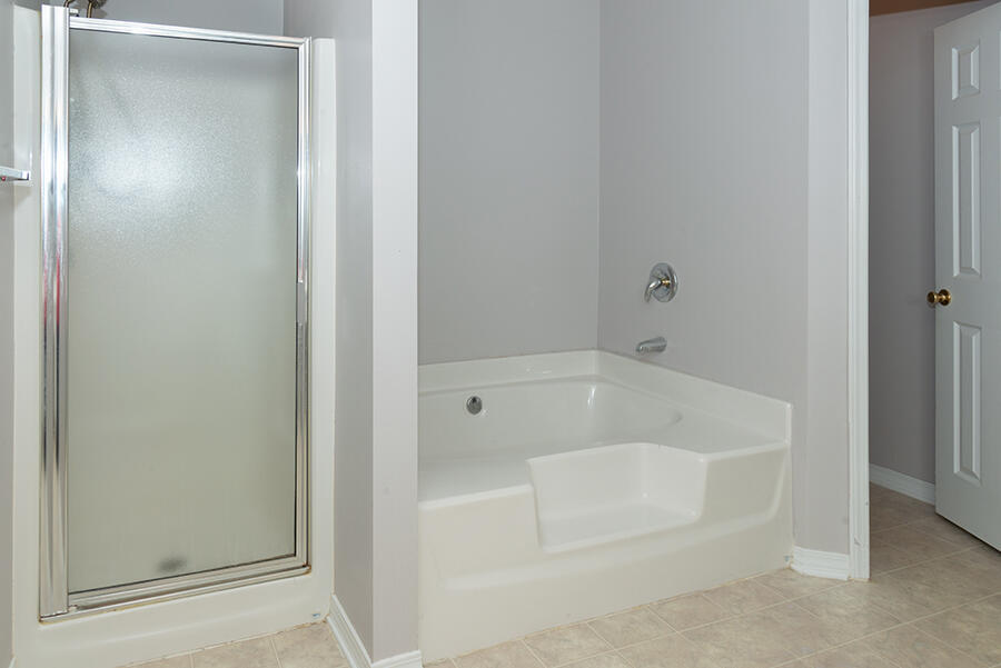 EMERALD VILLAGE S/D - Residential Lease